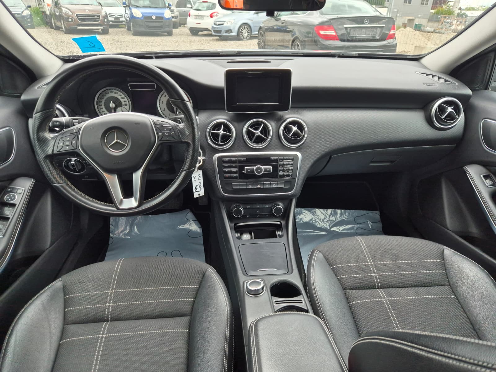 MERCEDES-BENZ A 180 Urban 7G-DCT-image-7