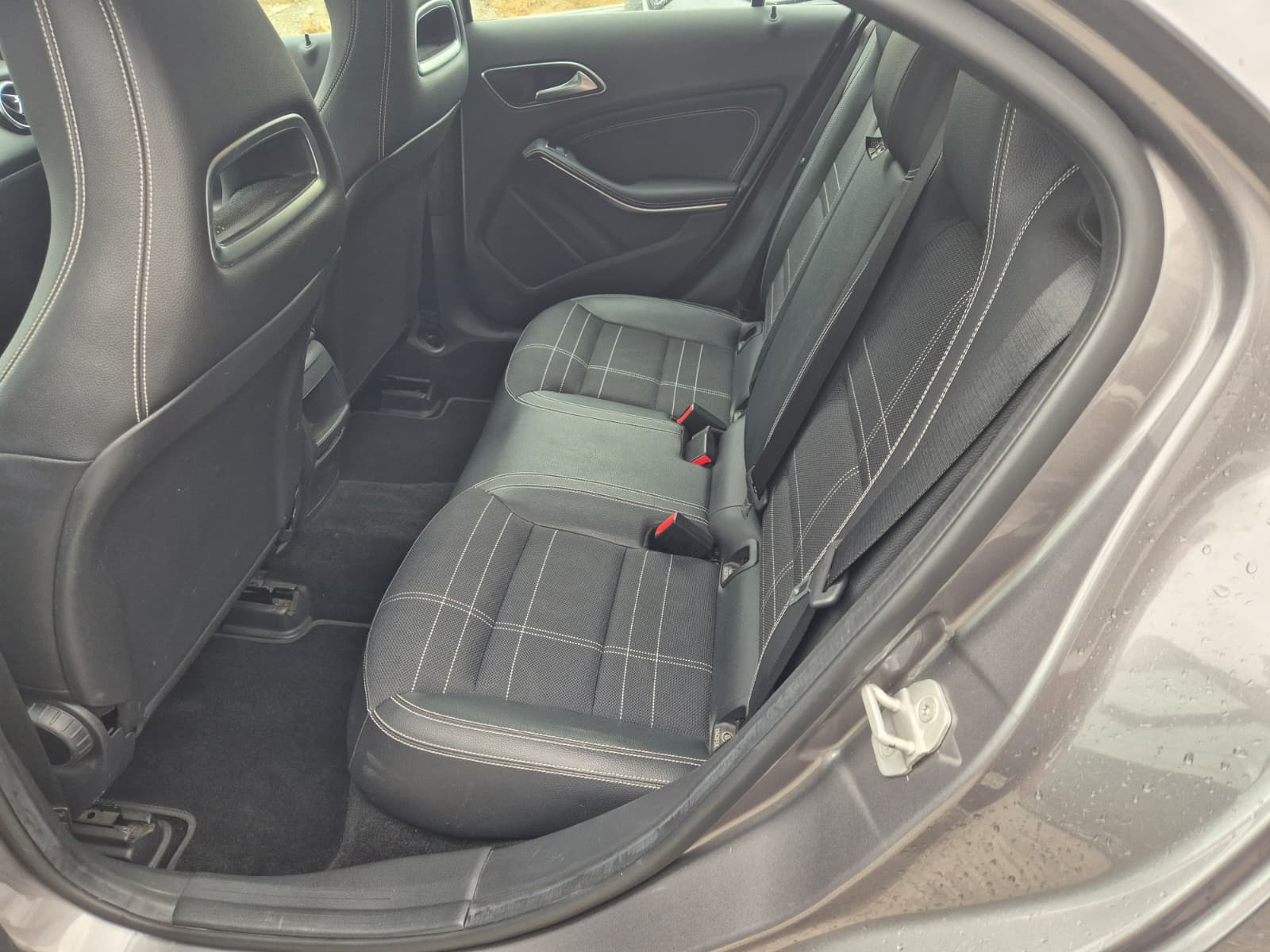 MERCEDES-BENZ A 180 Urban 7G-DCT-image-6