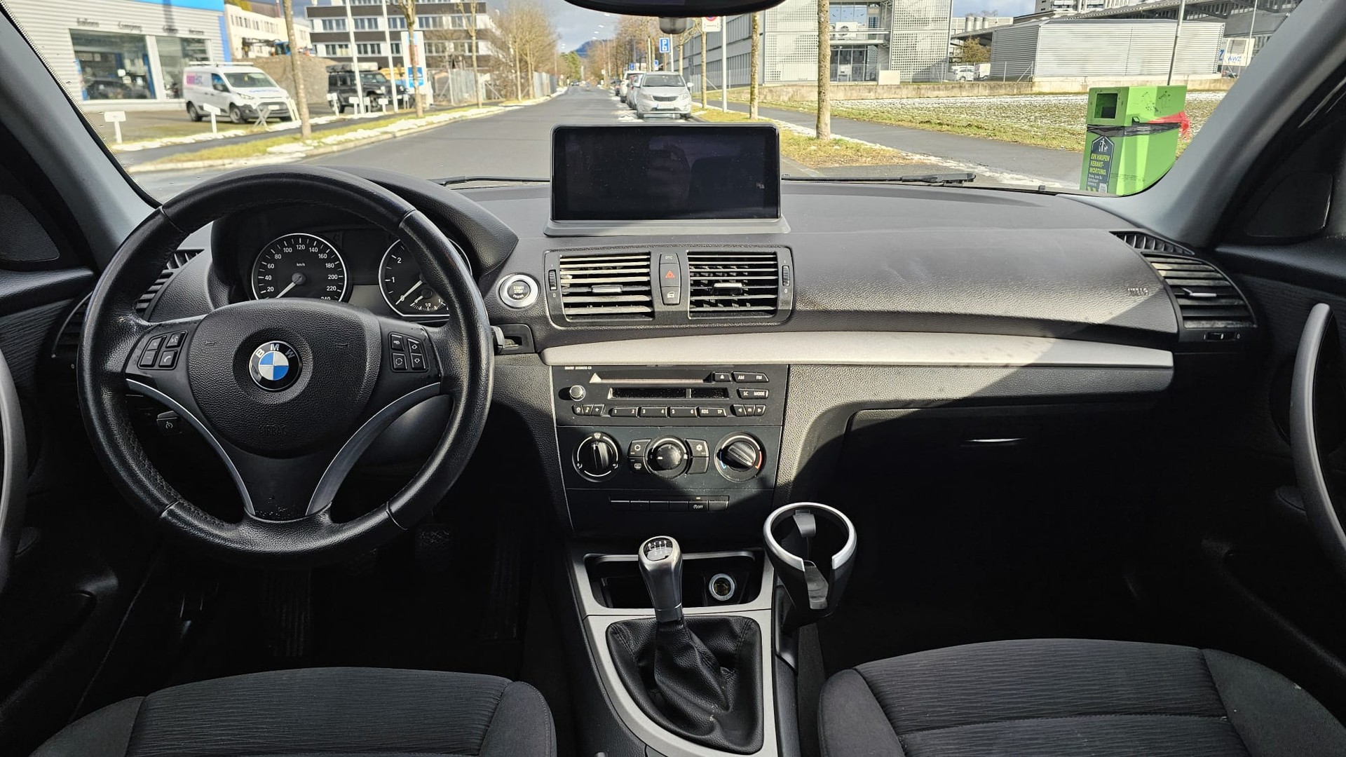 BMW 116i Dynamic Edition-image-4