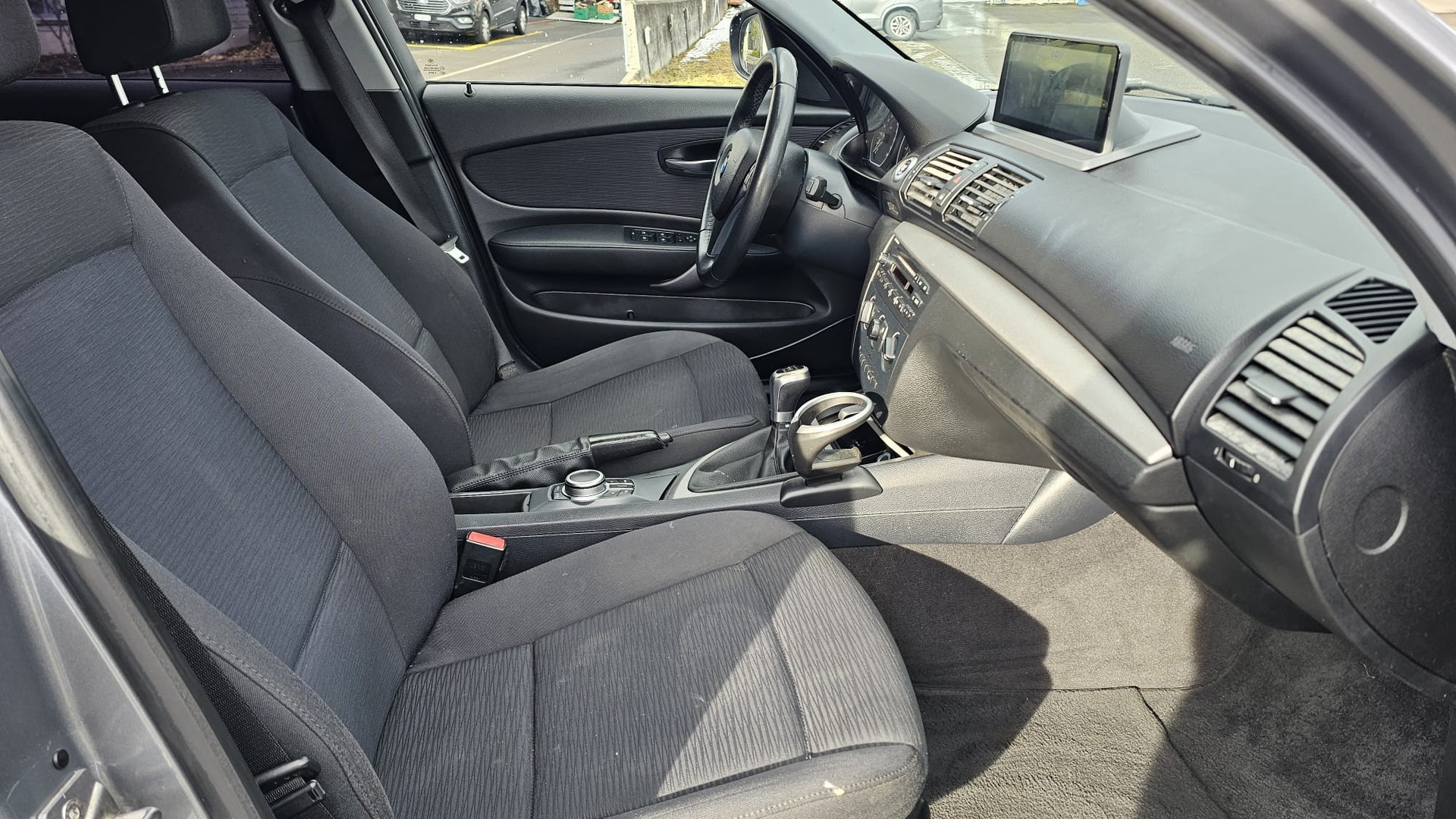 BMW 116i Dynamic Edition-image-6