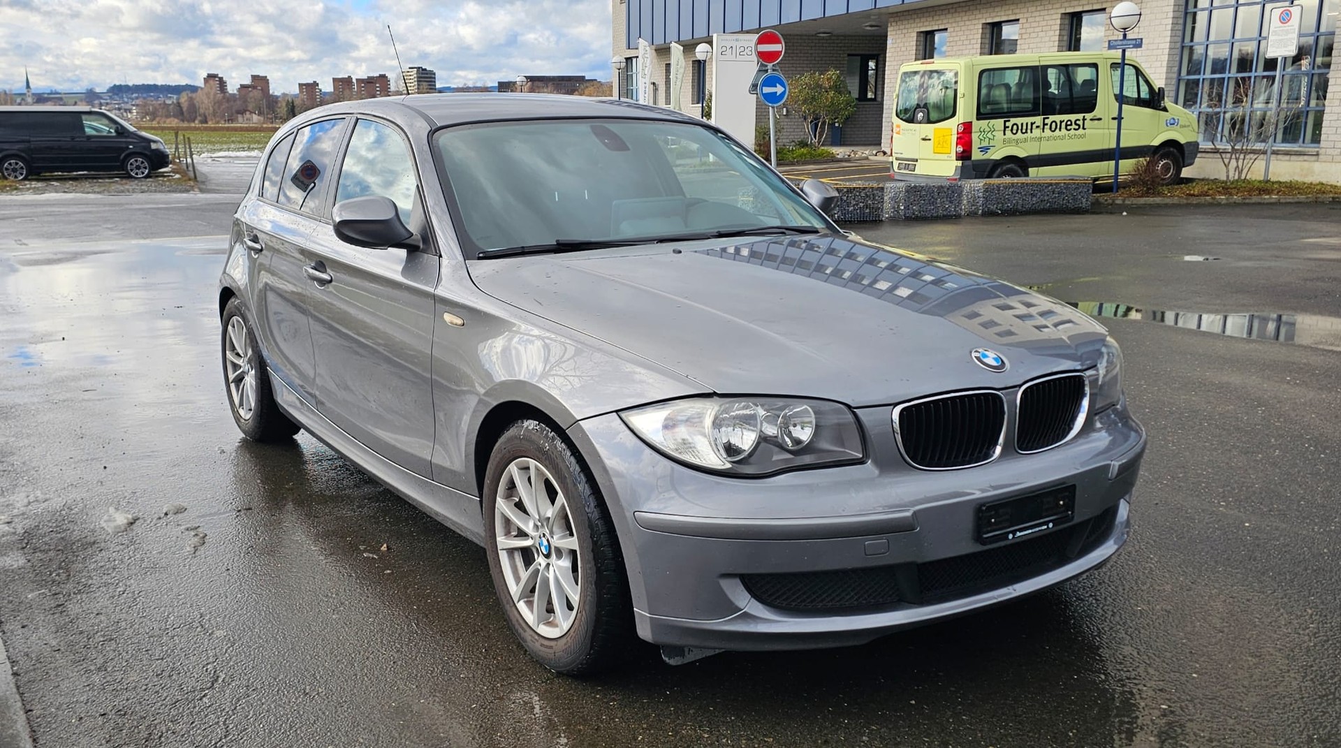 BMW 116i Dynamic Edition-image-0