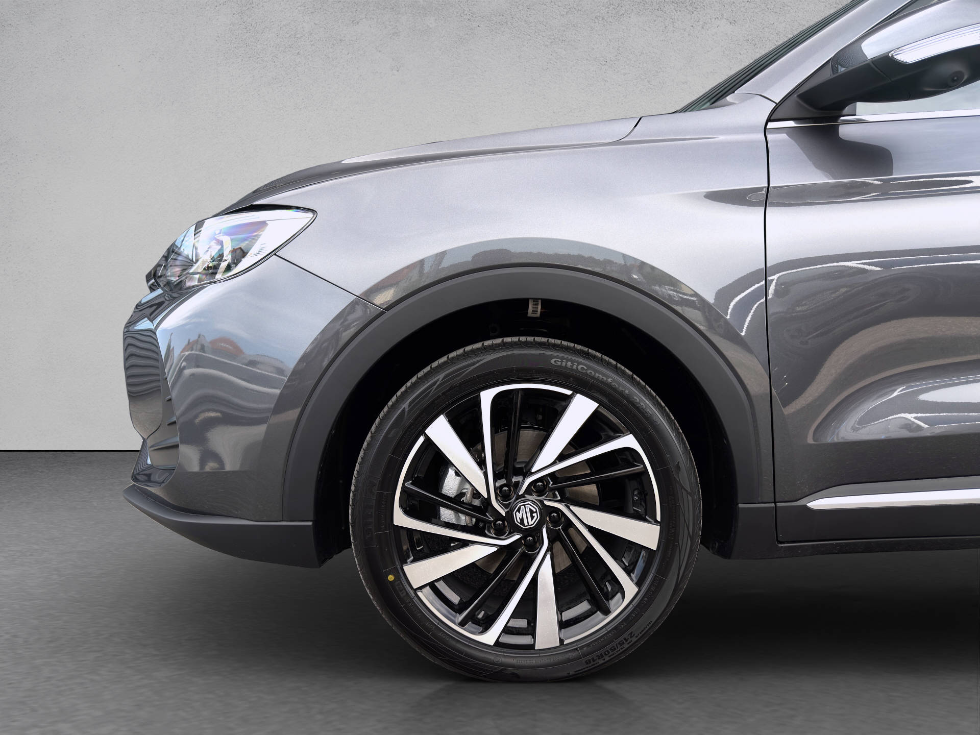 MG ZS 1.5 Hybrid+ Luxury Sunroof-image-3