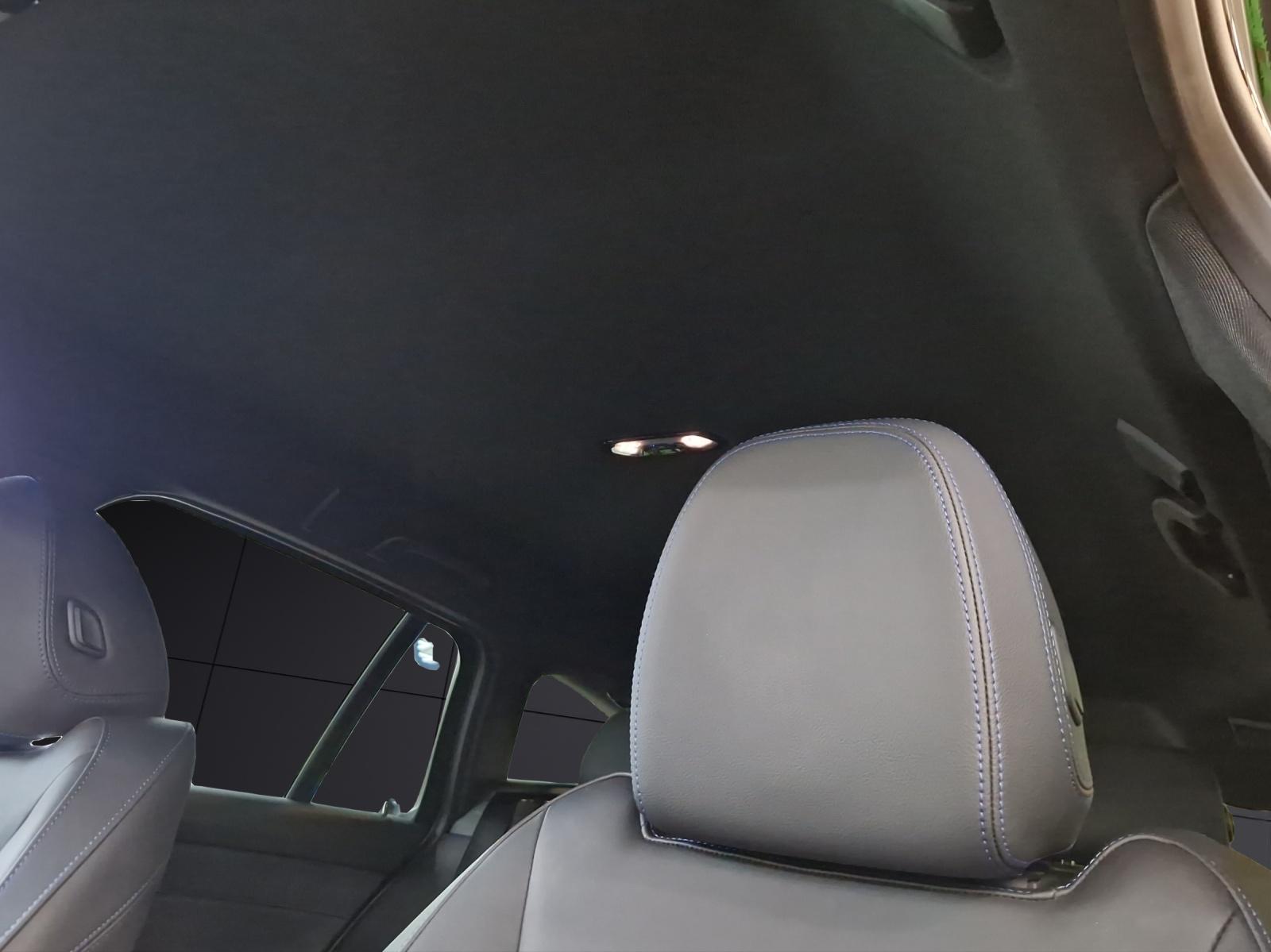 BMW 330e xDrive Touring-image-16