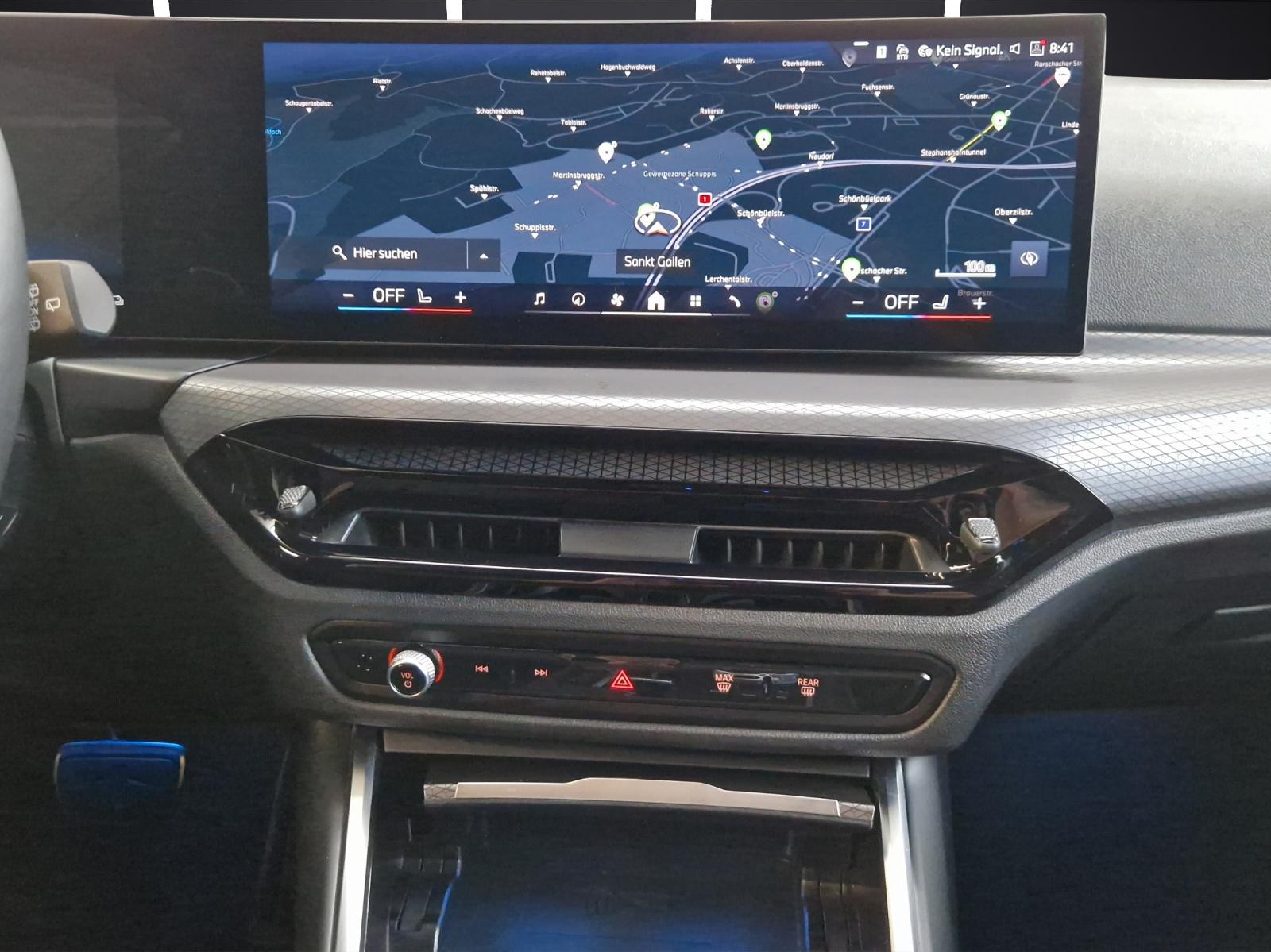 BMW 330e xDrive Touring-image-21