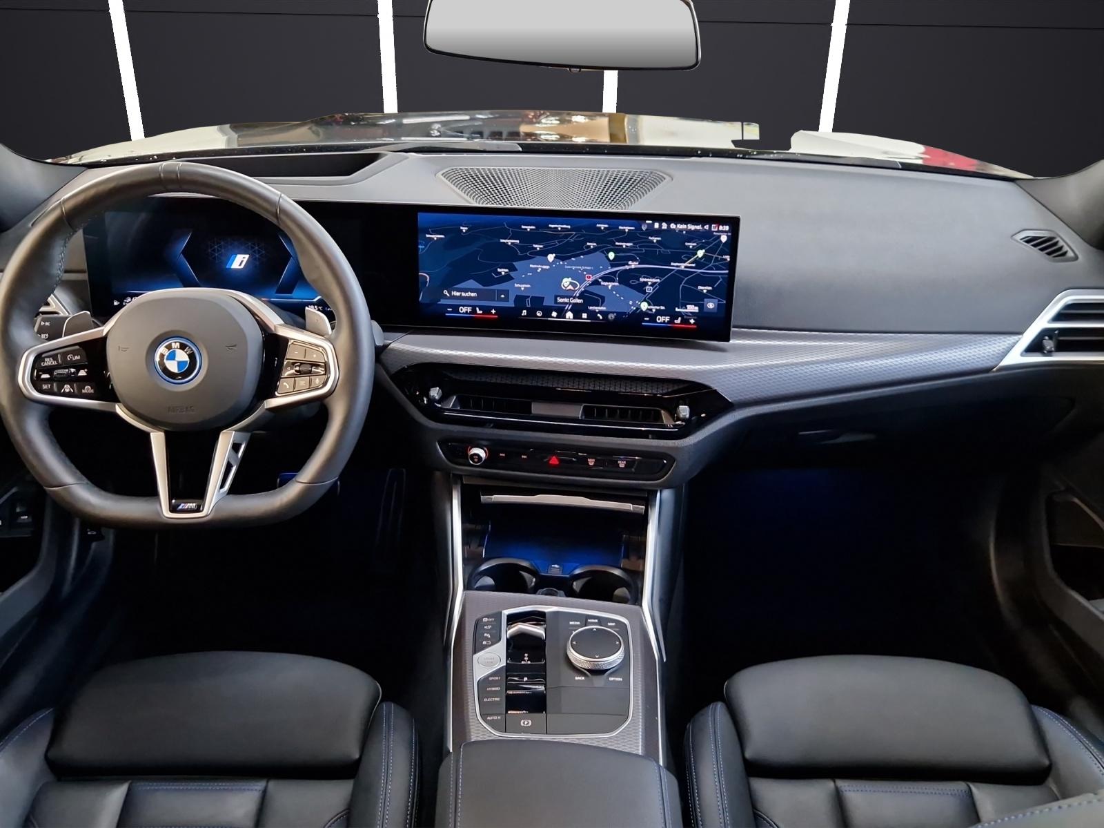 BMW 330e xDrive Touring-image-17