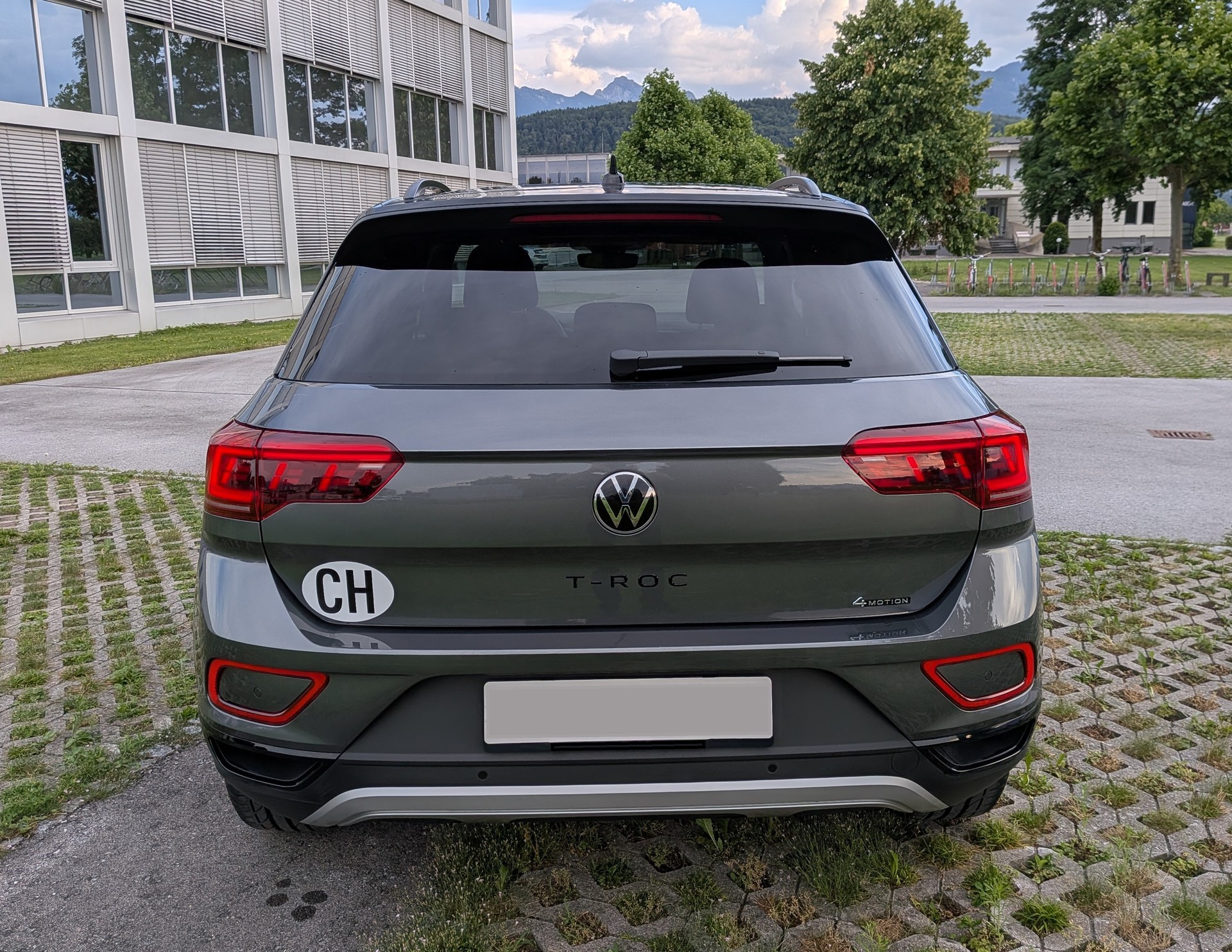 VW 2.0 TSI Style DSG 4motion-image-2