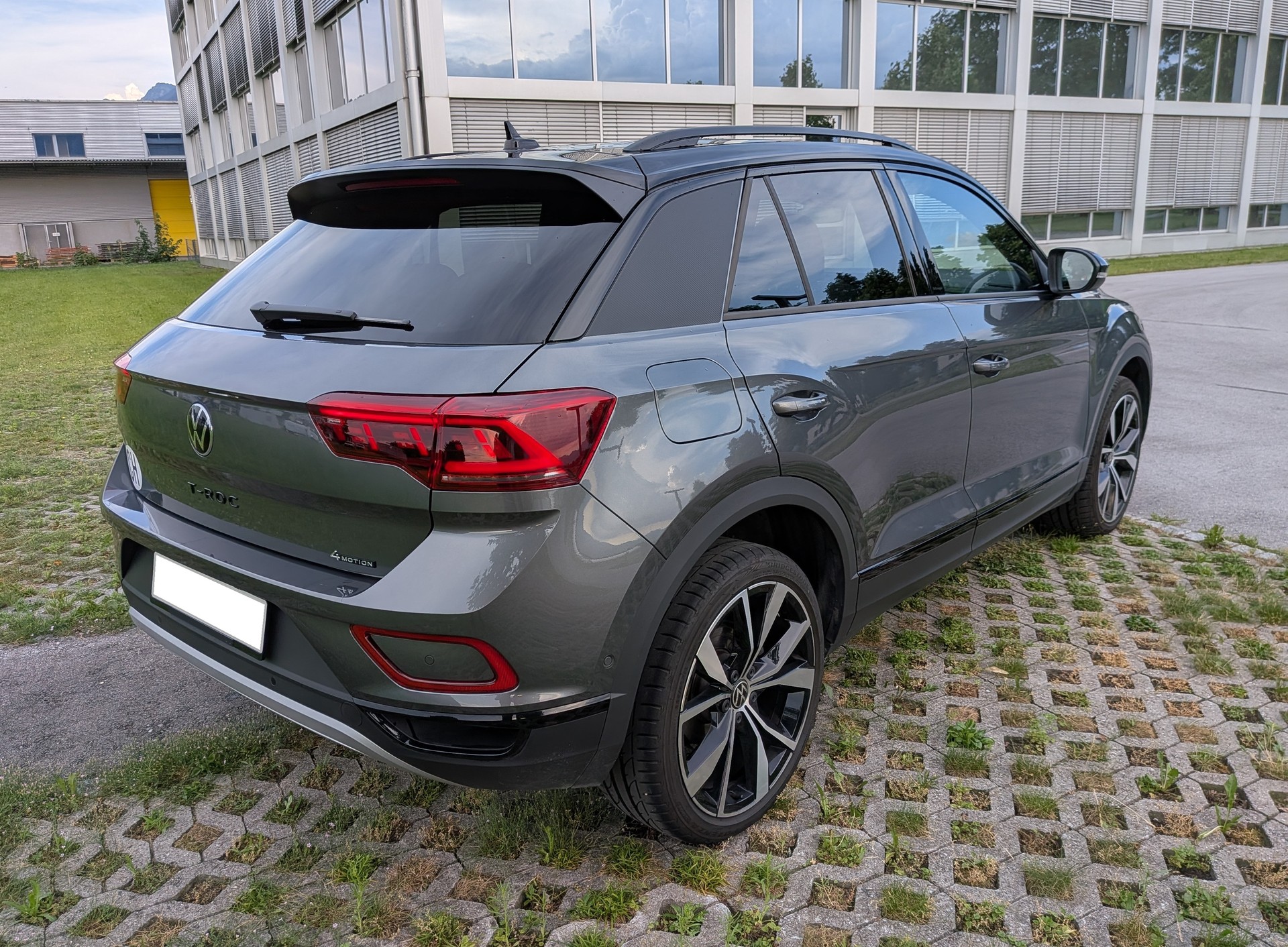 VW 2.0 TSI Style DSG 4motion-image-1