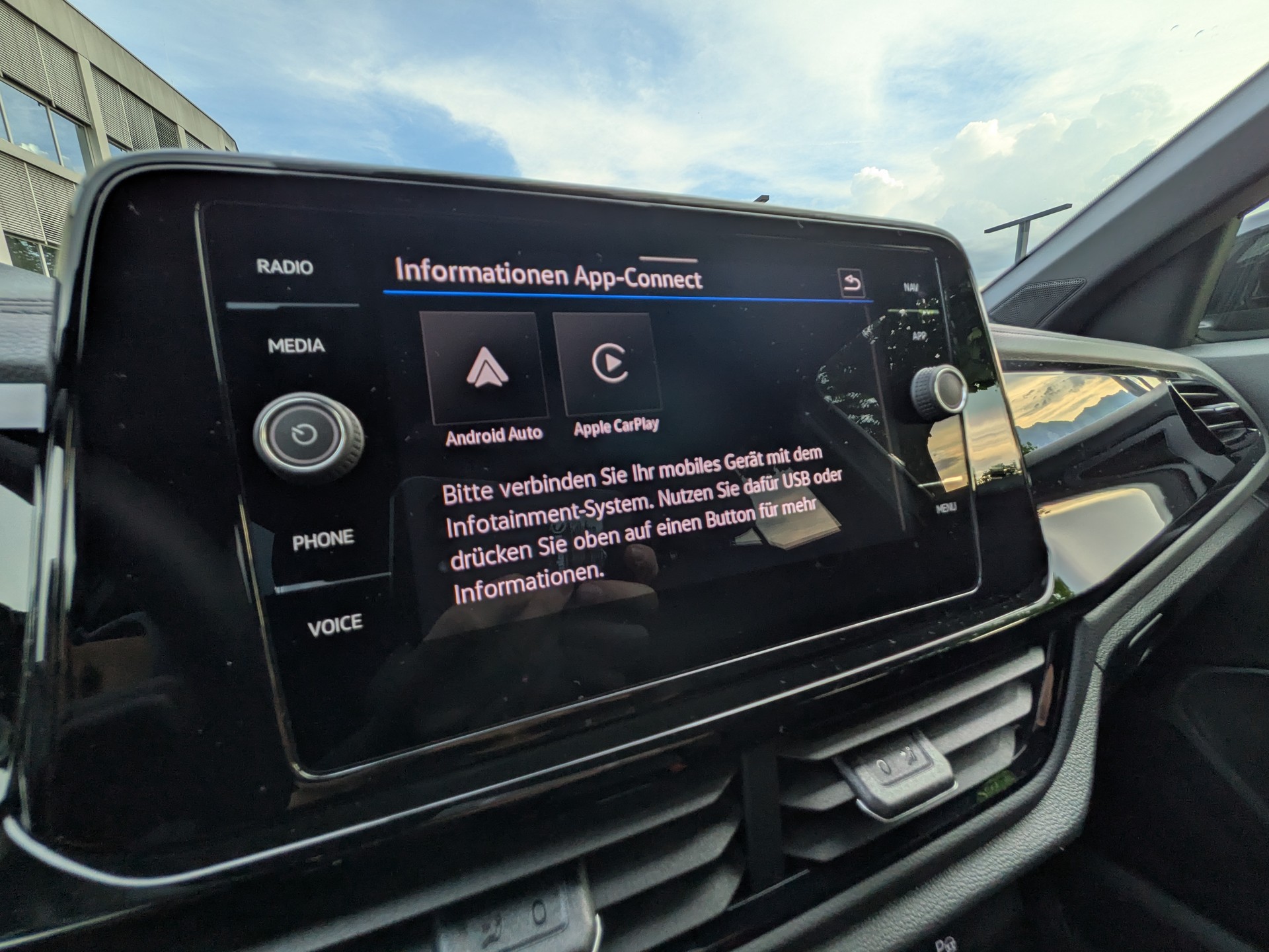 VW 2.0 TSI Style DSG 4motion-image-12