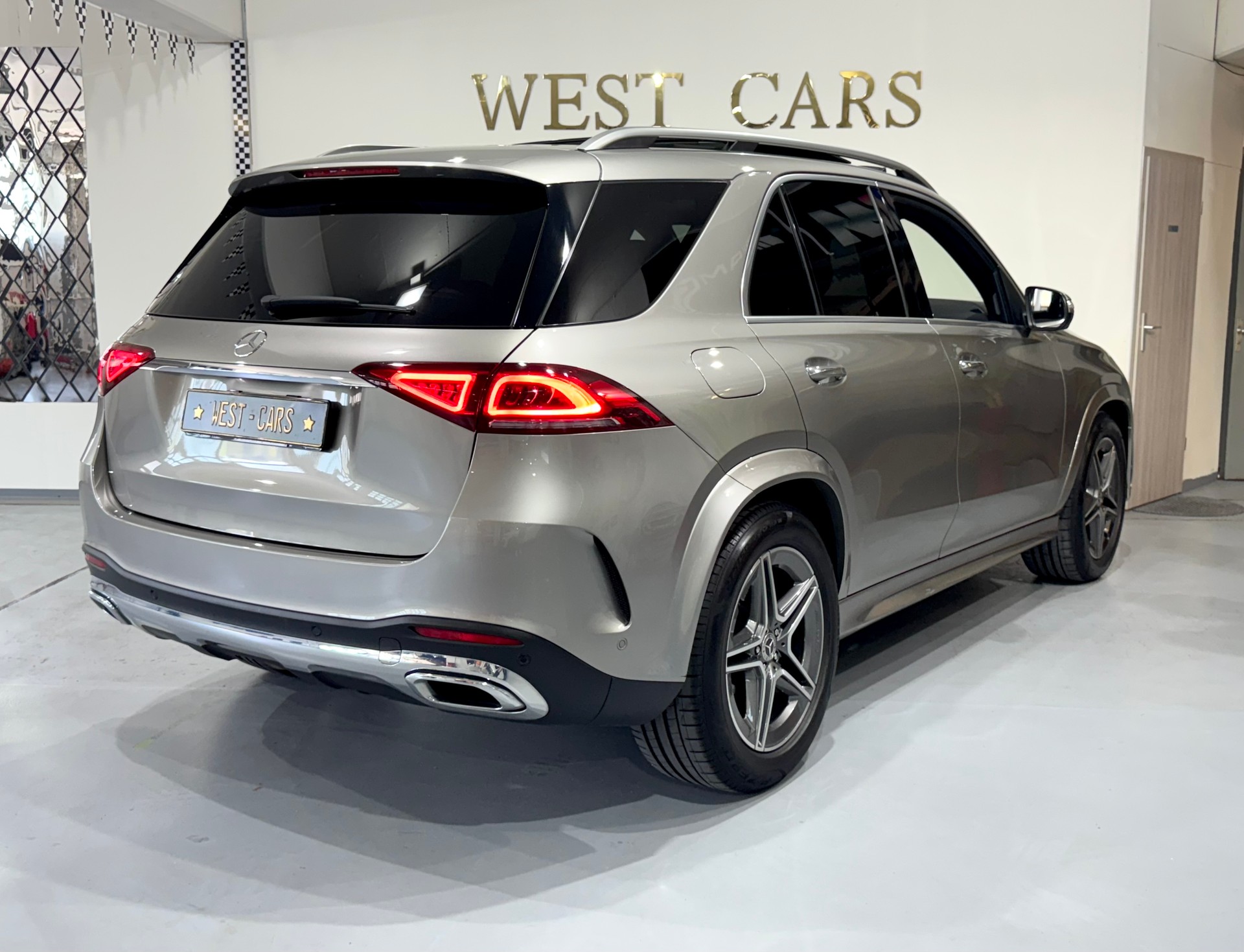MERCEDES-BENZ GLE 450 4Matic AMG Line 9G-Tronic **Vollausstattung**7 Plätzer**-image-3