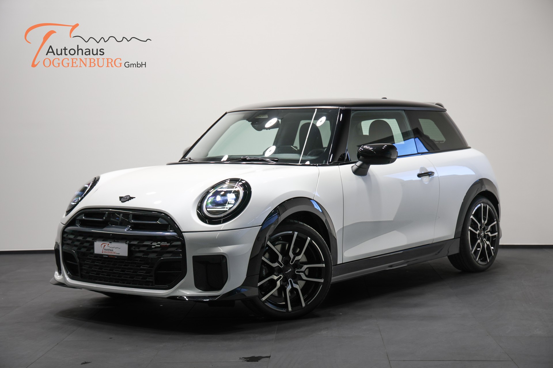 MINI Cooper S DKG John Cooper Works Trim - NEUES MODELL - Paket XL - Panoramadach - MINI Werksgarantie bis 05.2029 --image-0