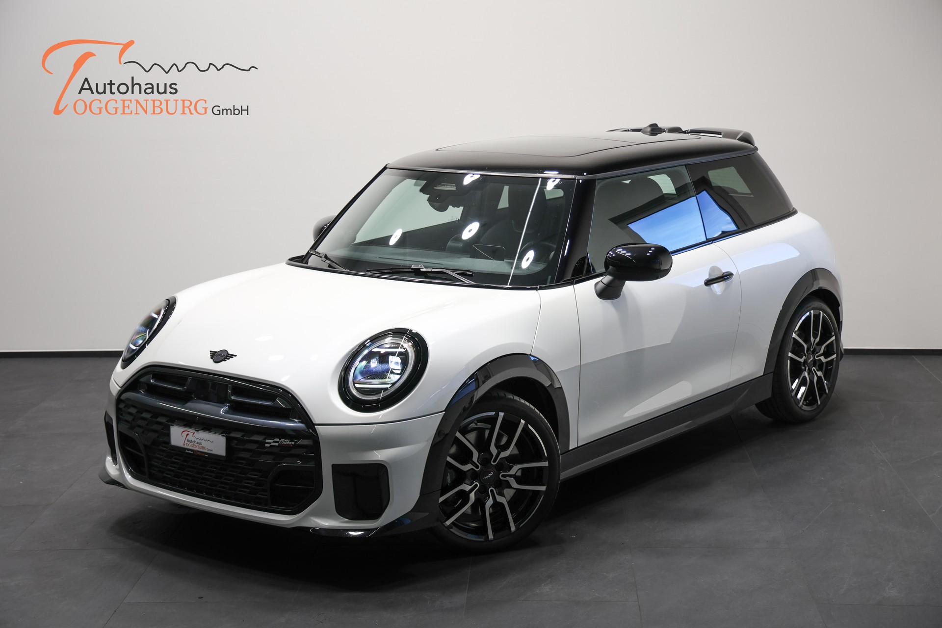 MINI Cooper S DKG John Cooper Works Trim - NEUES MODELL - Paket XL - Panoramadach - MINI Werksgarantie bis 05.2029 --image-1