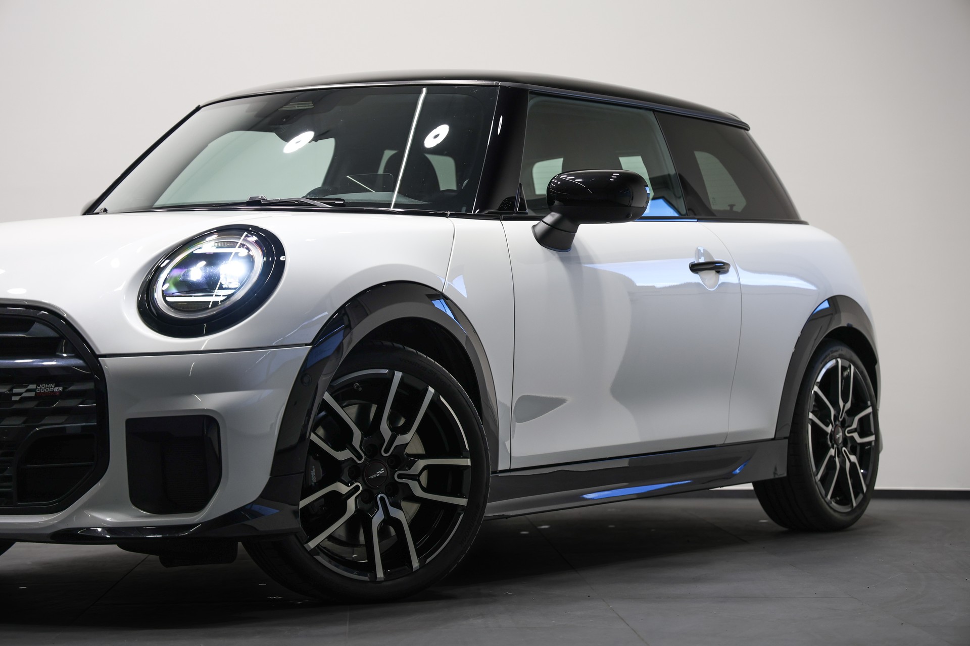 MINI Cooper S DKG John Cooper Works Trim - NEUES MODELL - Paket XL - Panoramadach - MINI Werksgarantie bis 05.2029 --image-10
