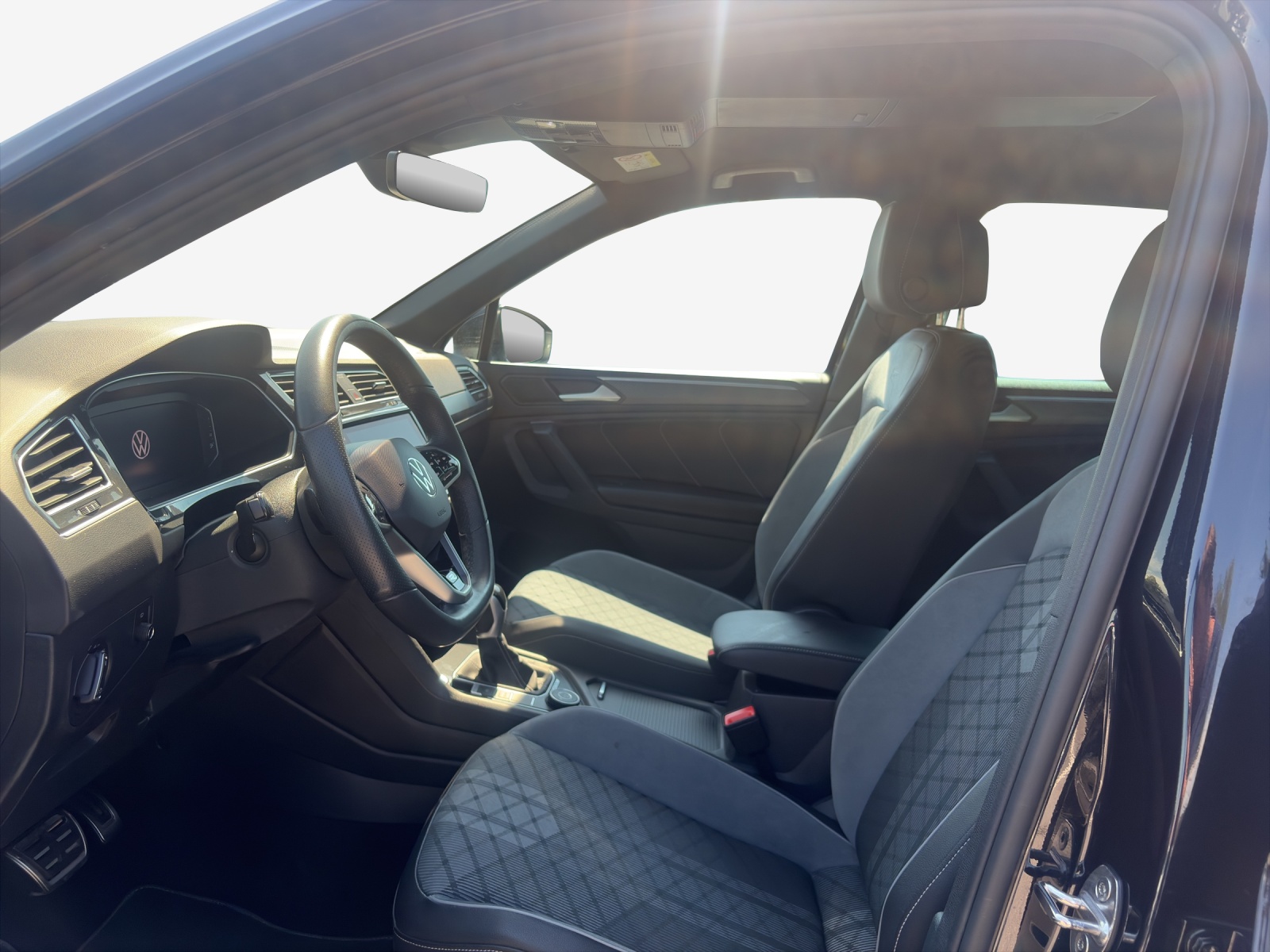 VW Tiguan 2.0 TDI SCR R-Line 4Motion DSG-image-7
