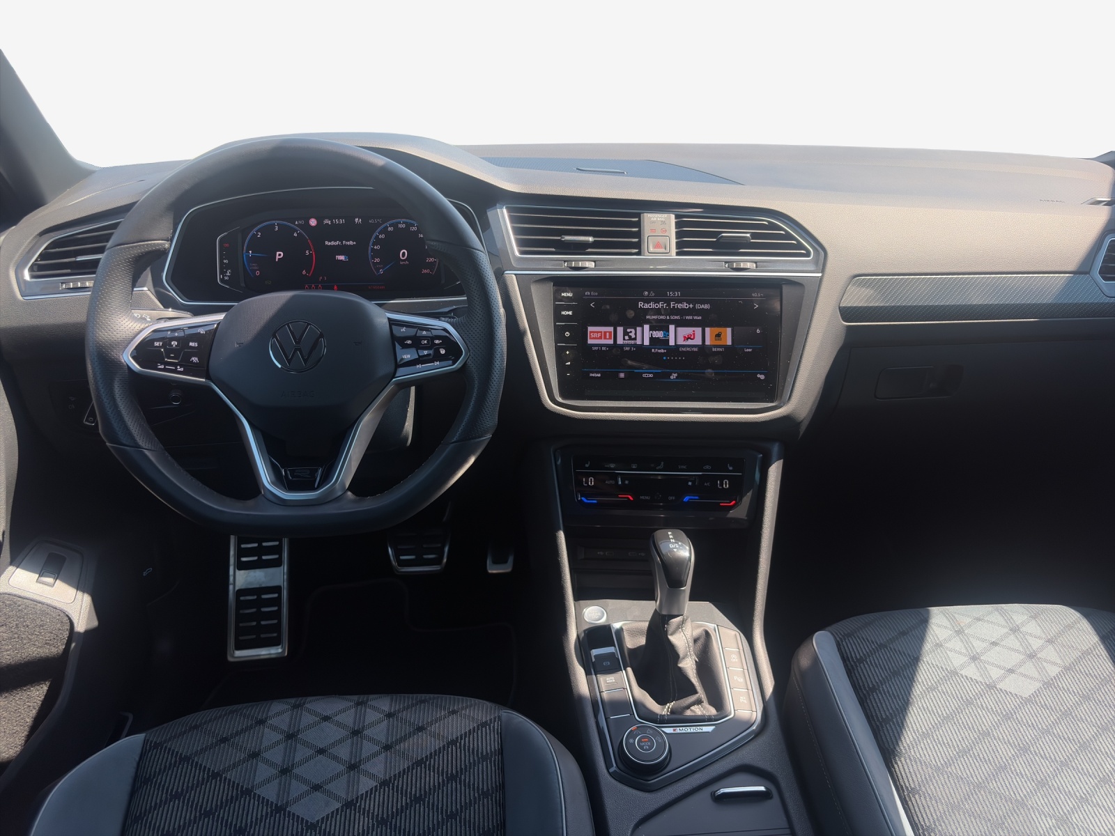 VW Tiguan 2.0 TDI SCR R-Line 4Motion DSG-image-8