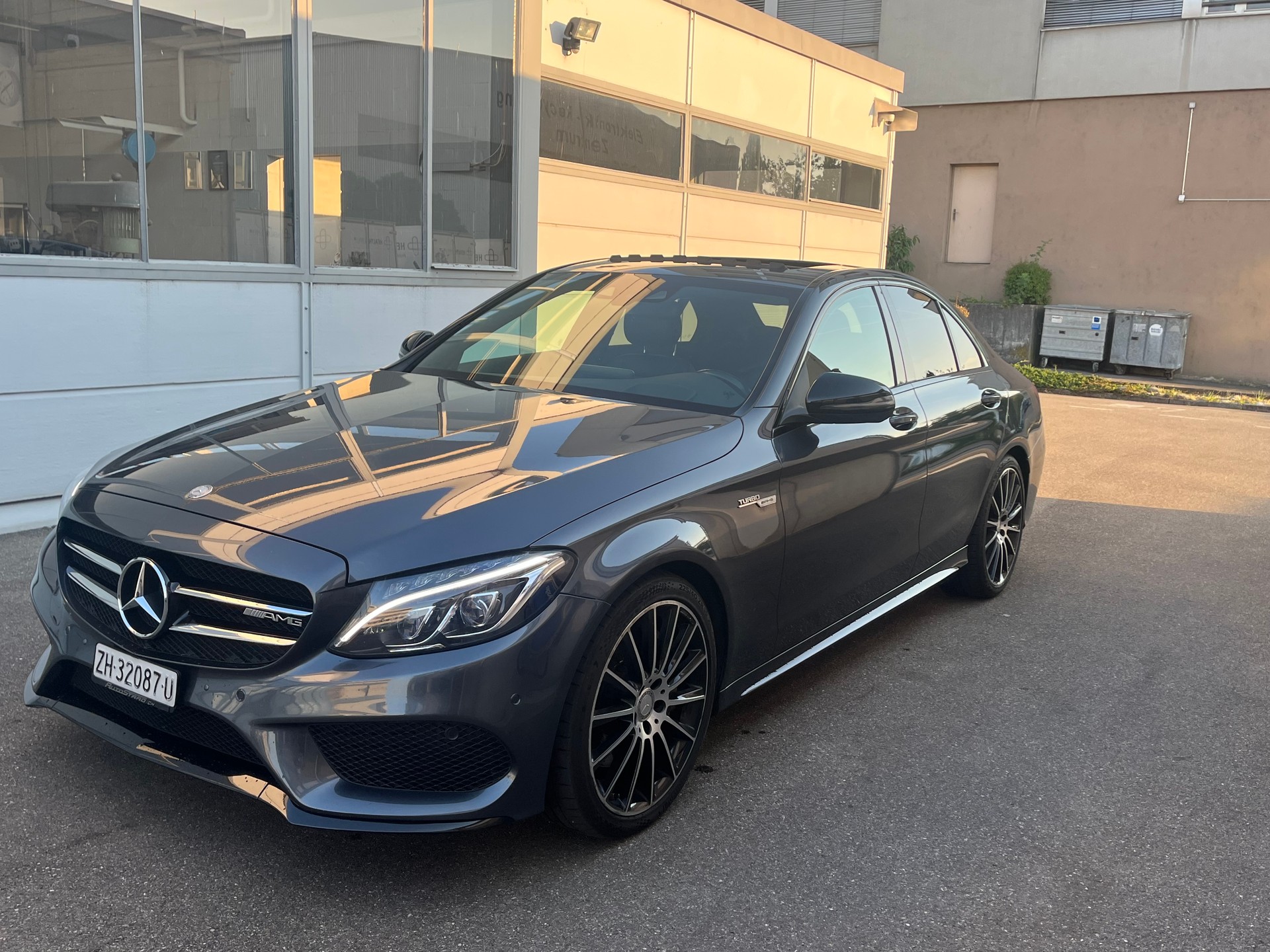 MERCEDES-BENZ C 300 AMG Line 7G-Tronic-image-3