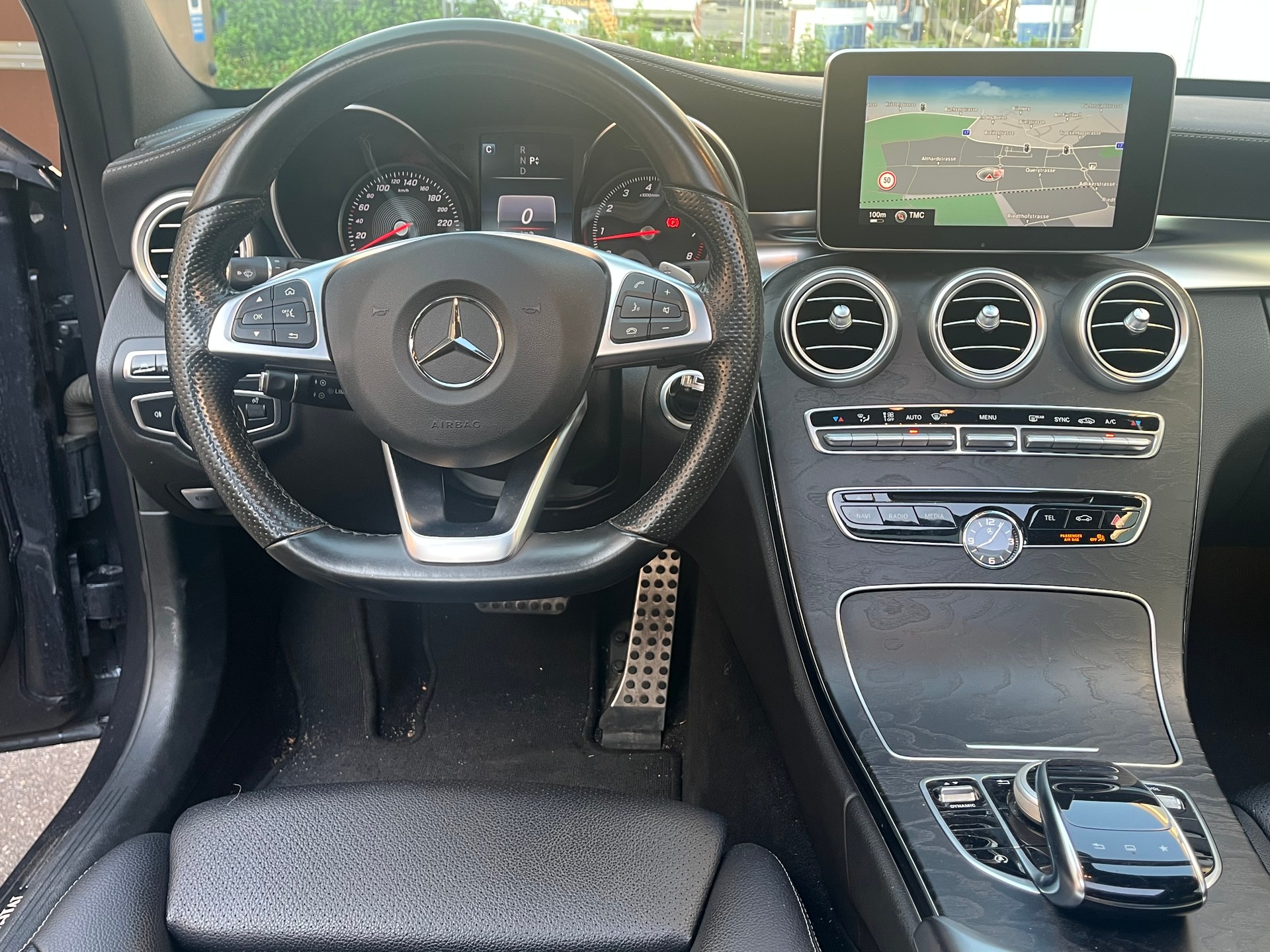 MERCEDES-BENZ C 300 AMG Line 7G-Tronic-image-13