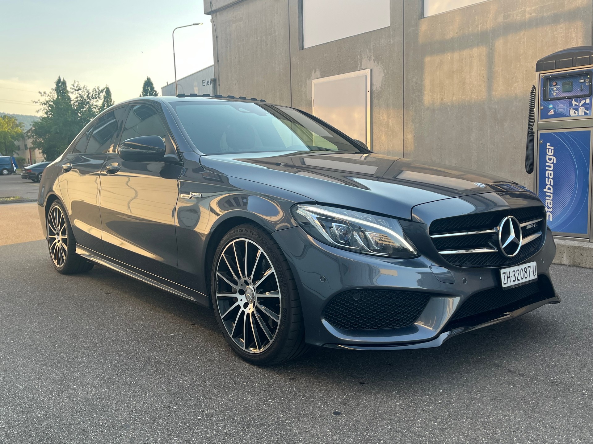 MERCEDES-BENZ C 300 AMG Line 7G-Tronic-image-9