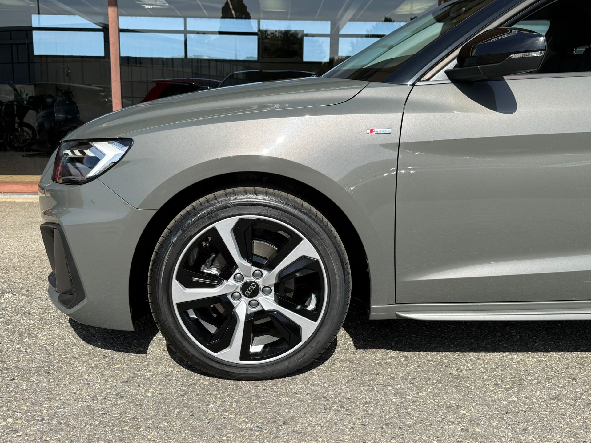 AUDI A1 Sportback 30 TFSI S Line S-tronic-image-5