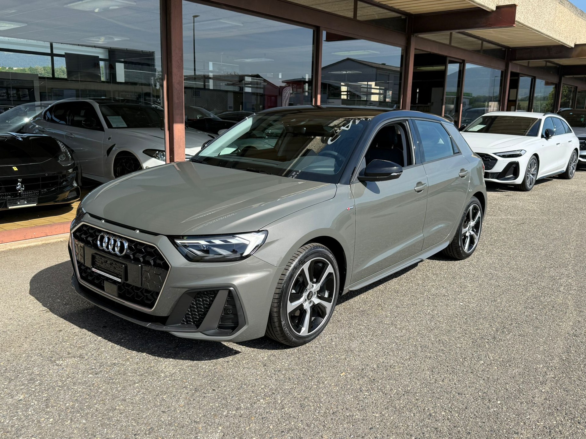AUDI A1 Sportback 30 TFSI S Line S-tronic-image-1