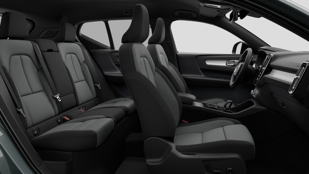 VOLVO XC40 2.0 B3 MH Plus Dark-image-13