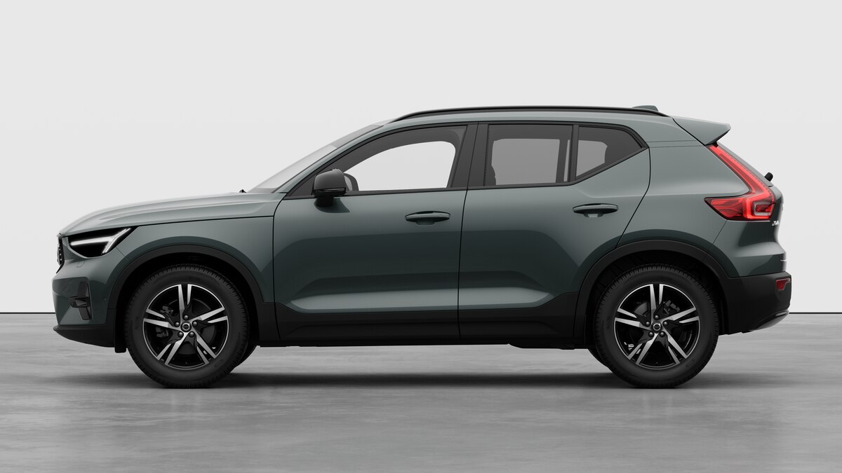 VOLVO XC40 2.0 B3 MH Plus Dark-image-2