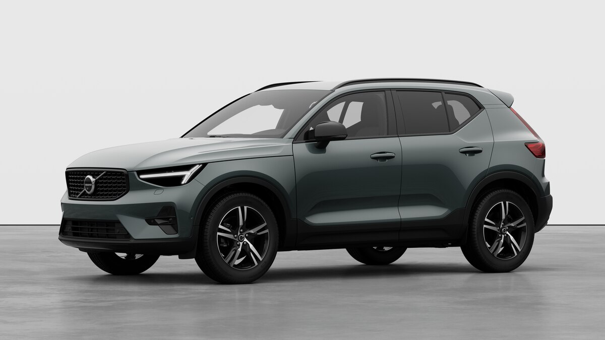 VOLVO XC40 2.0 B3 MH Plus Dark-image-0