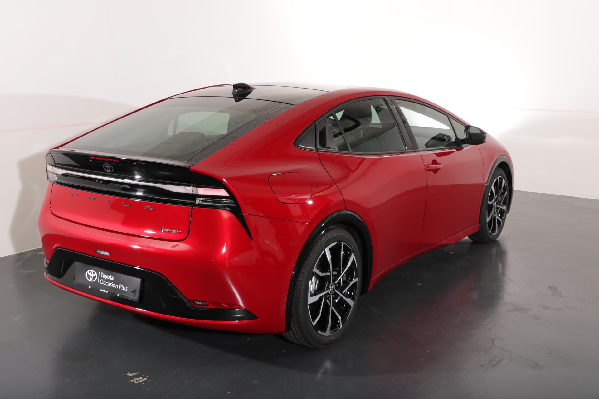 TOYOTA Prius 2.0 Plug-In-Hybrid Premium-image-3