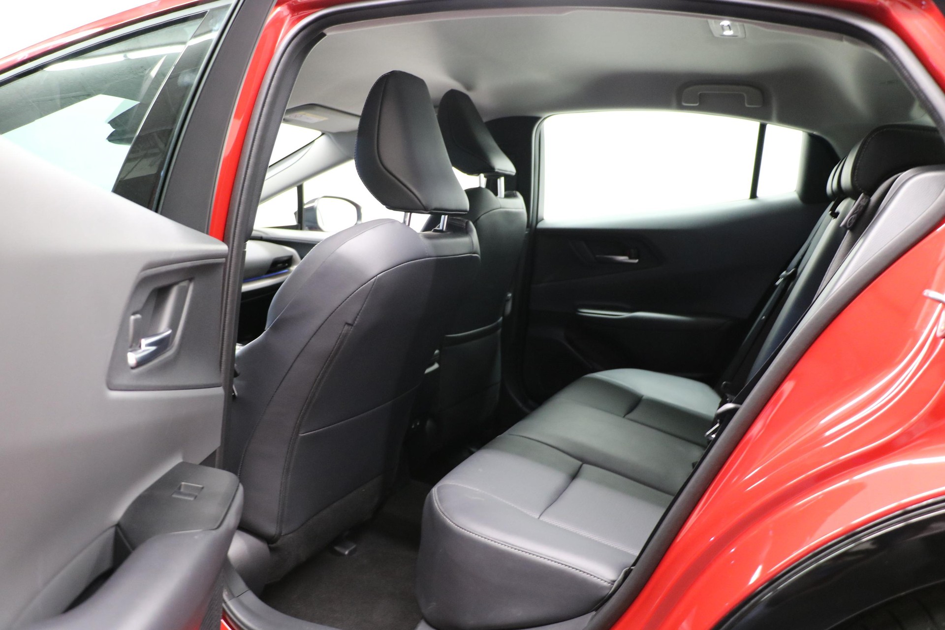 TOYOTA Prius 2.0 Plug-In-Hybrid Premium-image-10