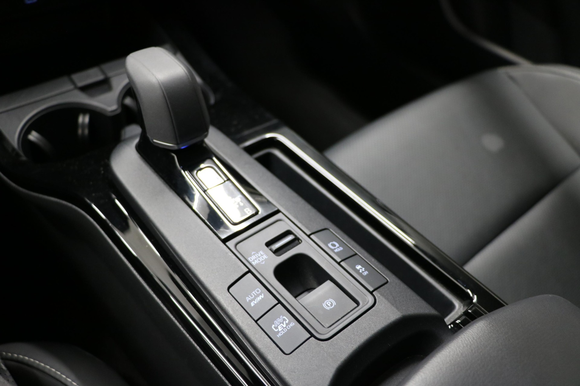 TOYOTA Prius 2.0 Plug-In-Hybrid Premium-image-9