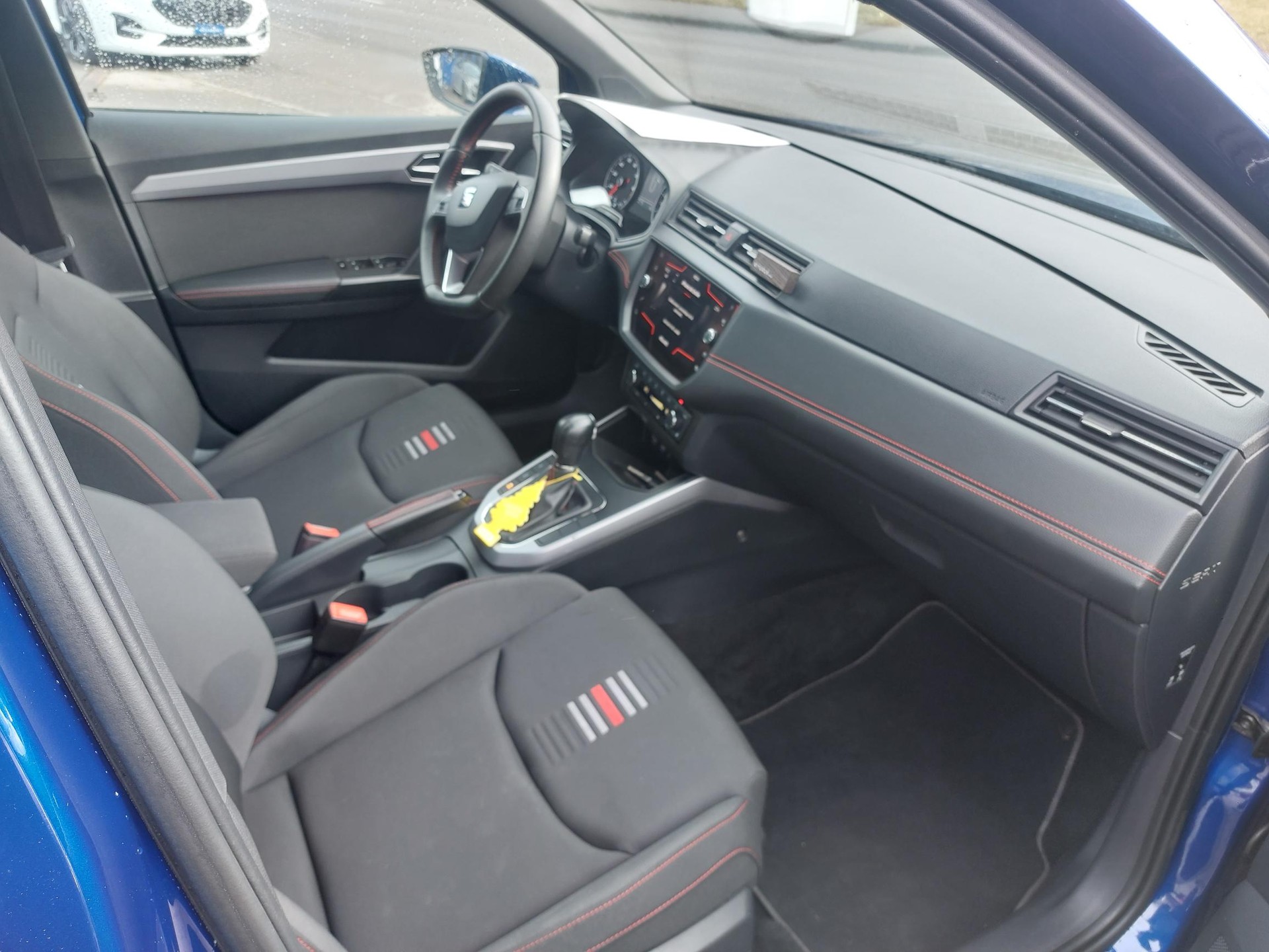 SEAT Arona 1.0 TSI Eco DSG SWISS FR-image-8