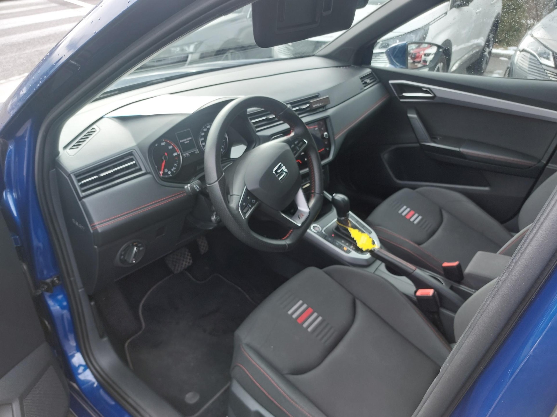 SEAT Arona 1.0 TSI Eco DSG SWISS FR-image-9