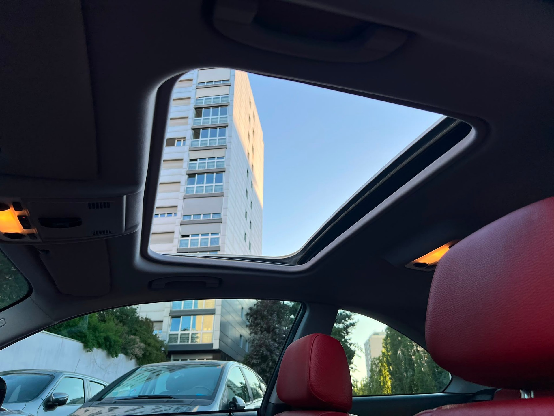 BMW 120i Coupé-image-9