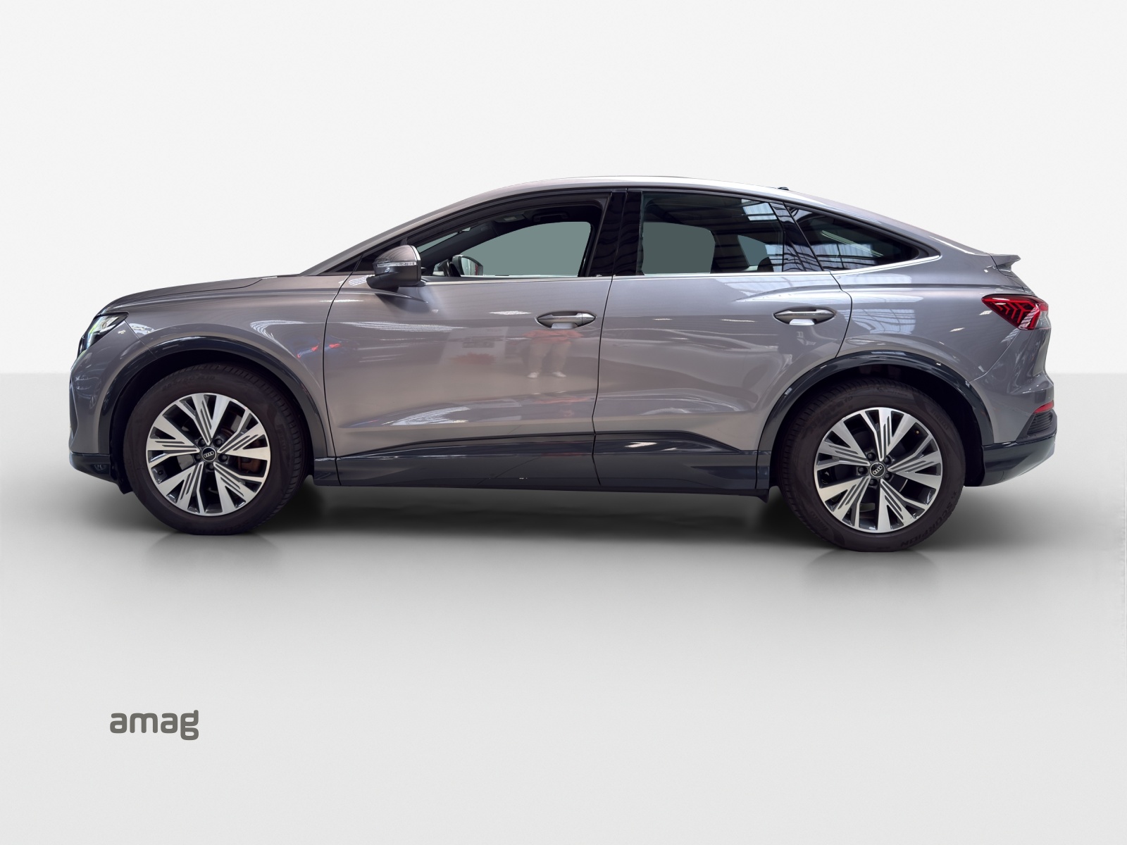 AUDI Q4 Sportback e-tron 50 quattro-image-2