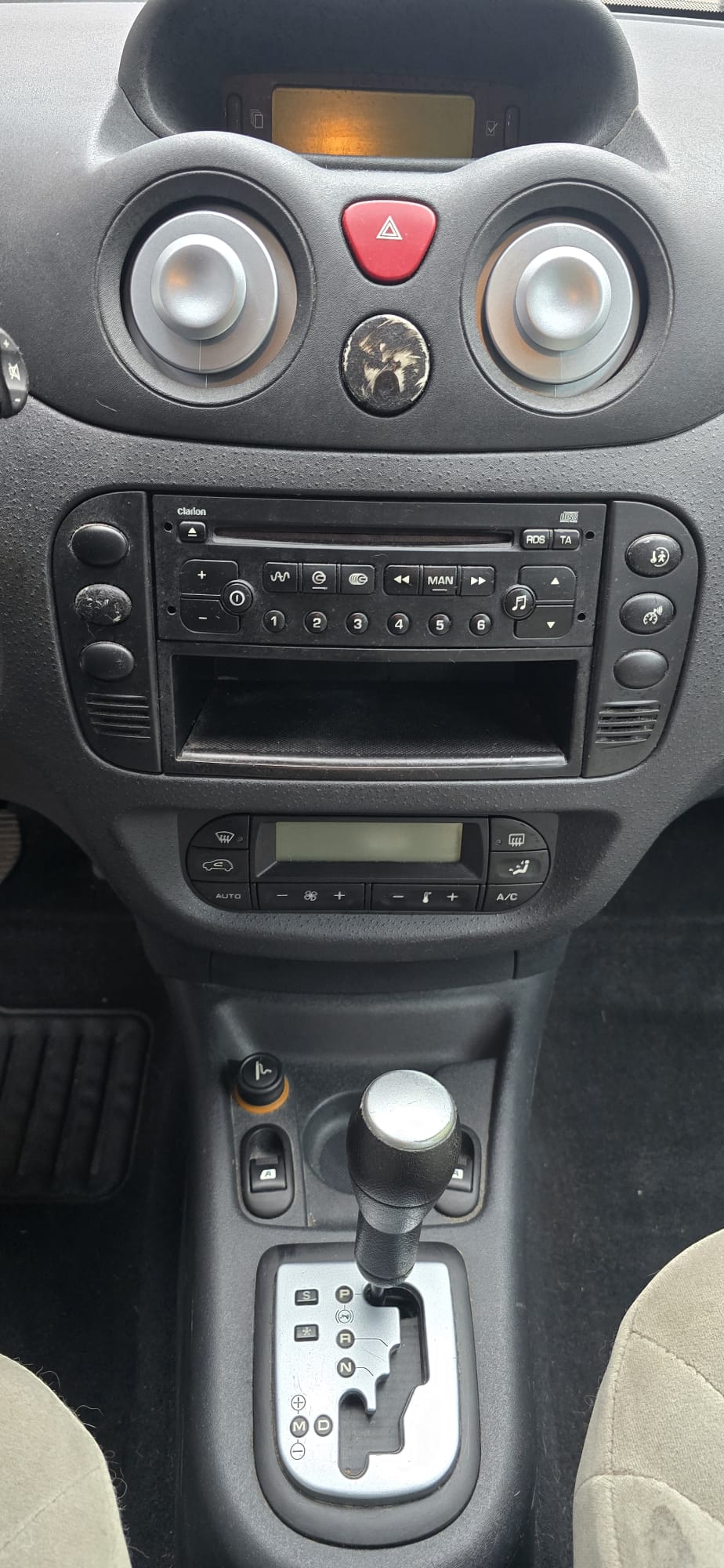 CITROEN C3 1.4i Exclusive-image-7