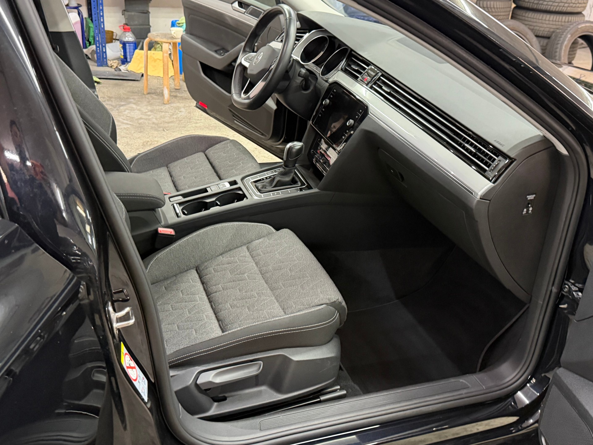 VW Passat 2.0 TDI BMT Business DSG-image-13