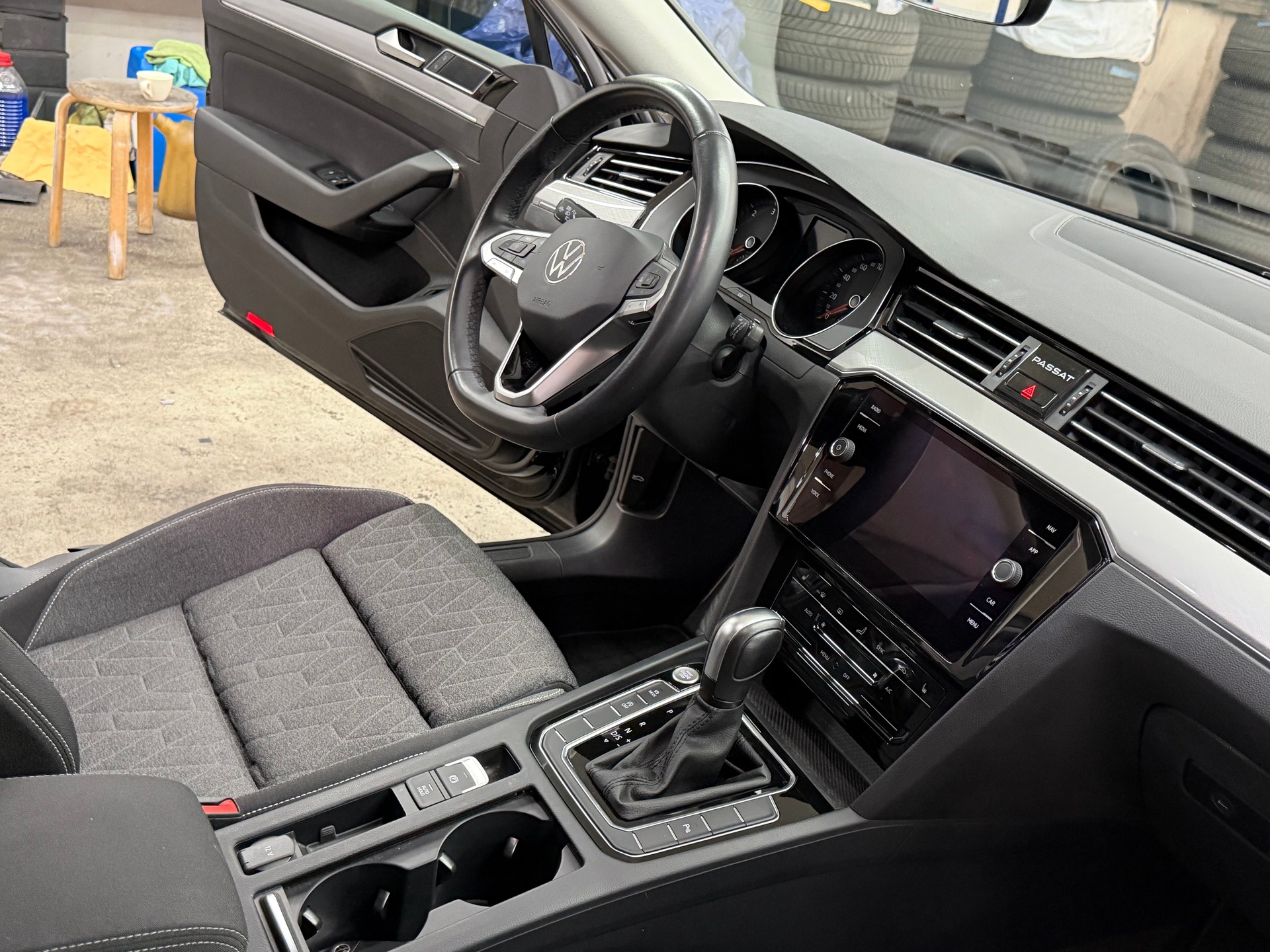 VW Passat 2.0 TDI BMT Business DSG-image-14