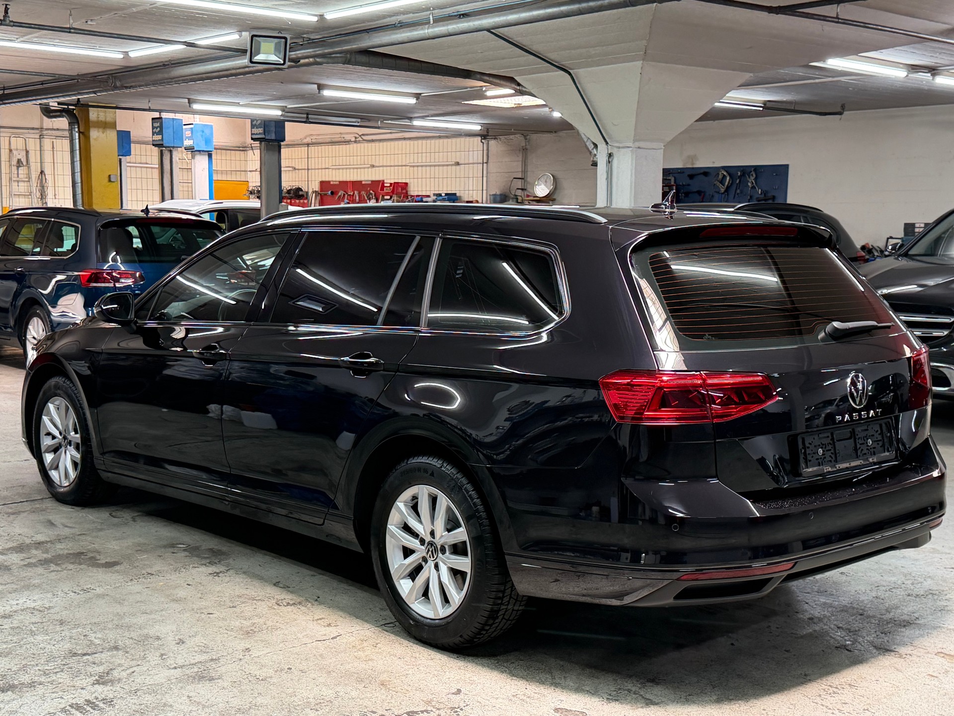 VW Passat 2.0 TDI BMT Business DSG-image-2