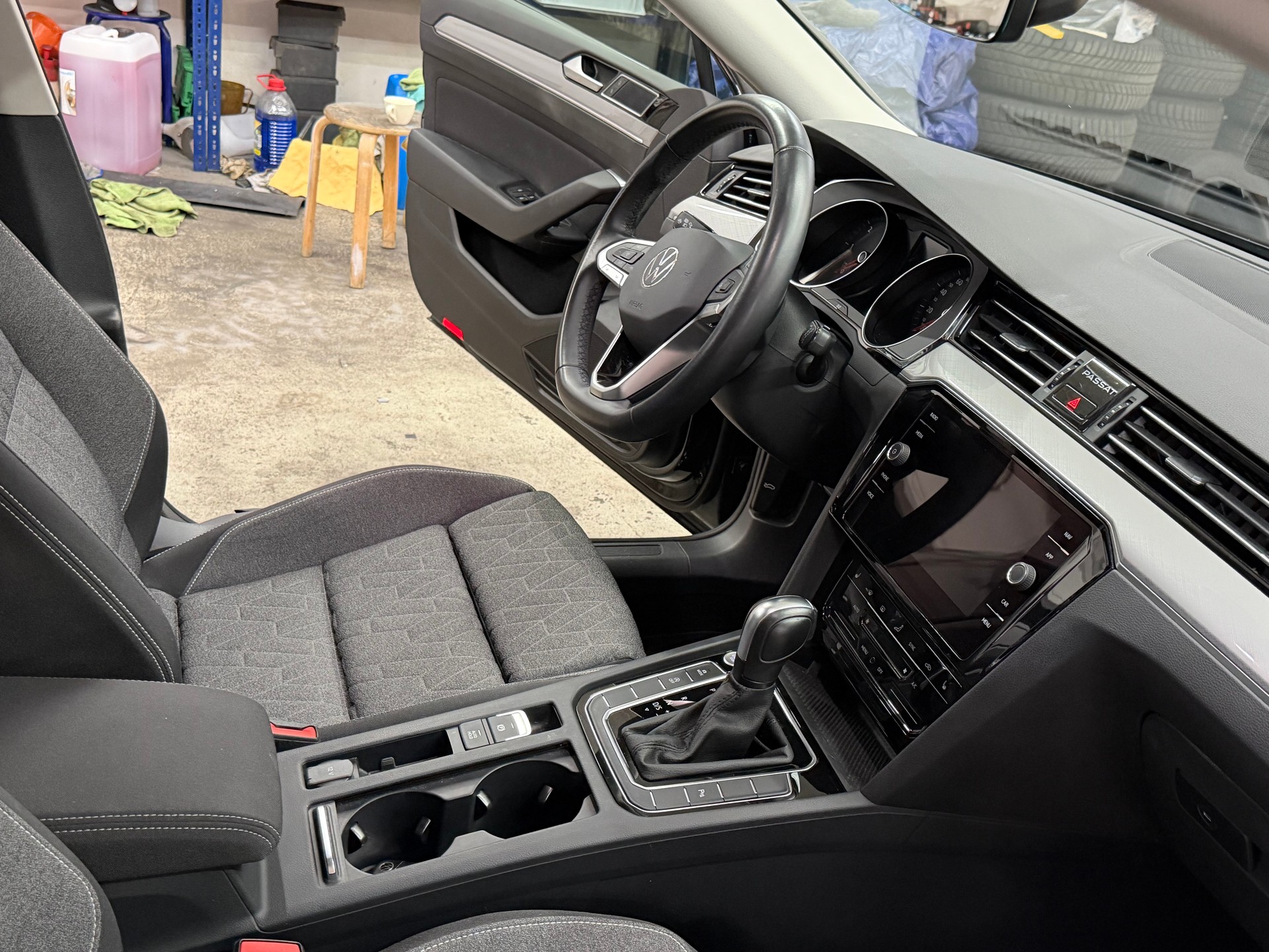 VW Passat 2.0 TDI BMT Business DSG-image-15