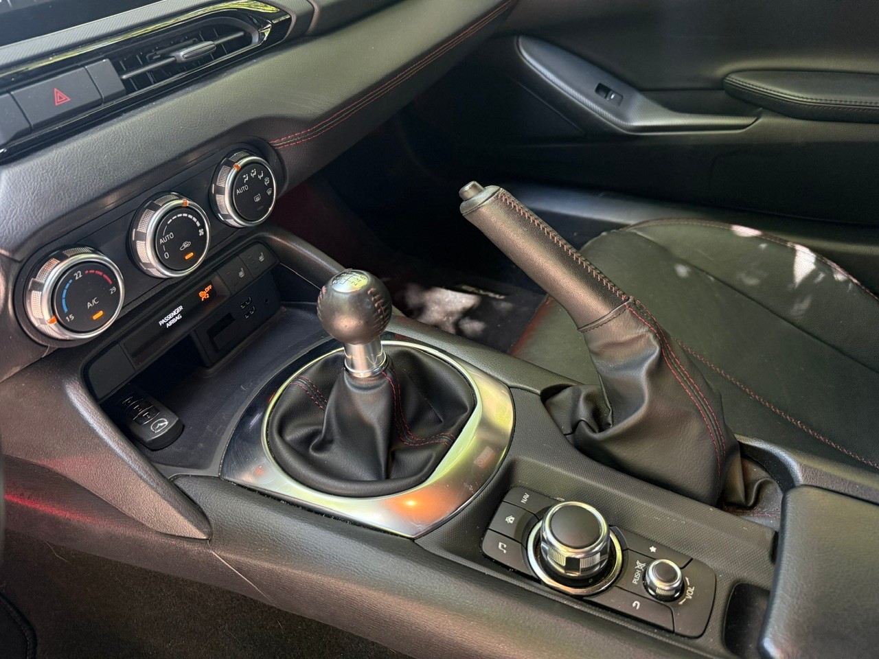MAZDA MX-5 SKYACTIV-G 160 Revolution-image-11
