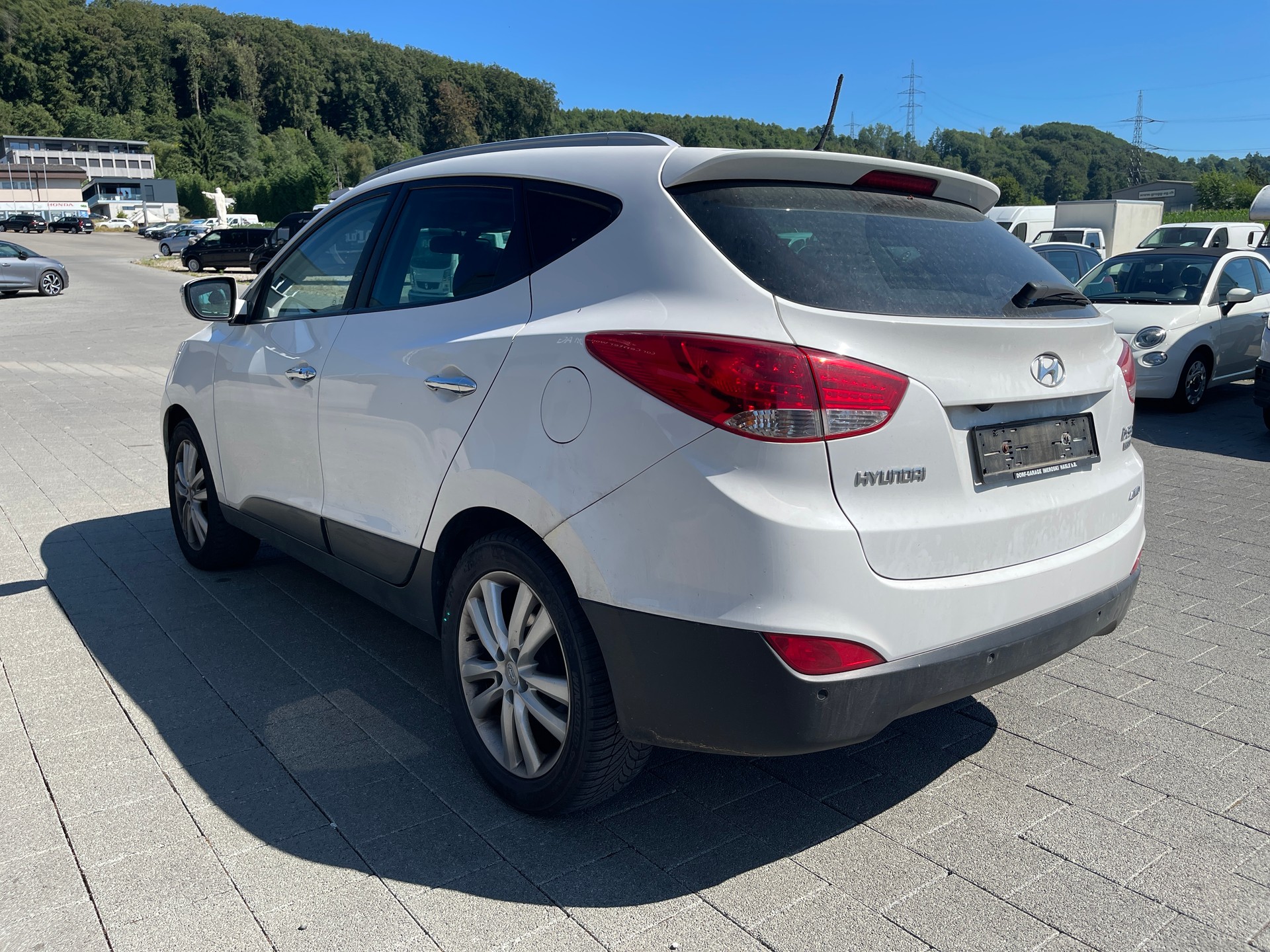 HYUNDAI iX 35 2.0 CRDi Style 4WD Automatic-image-2