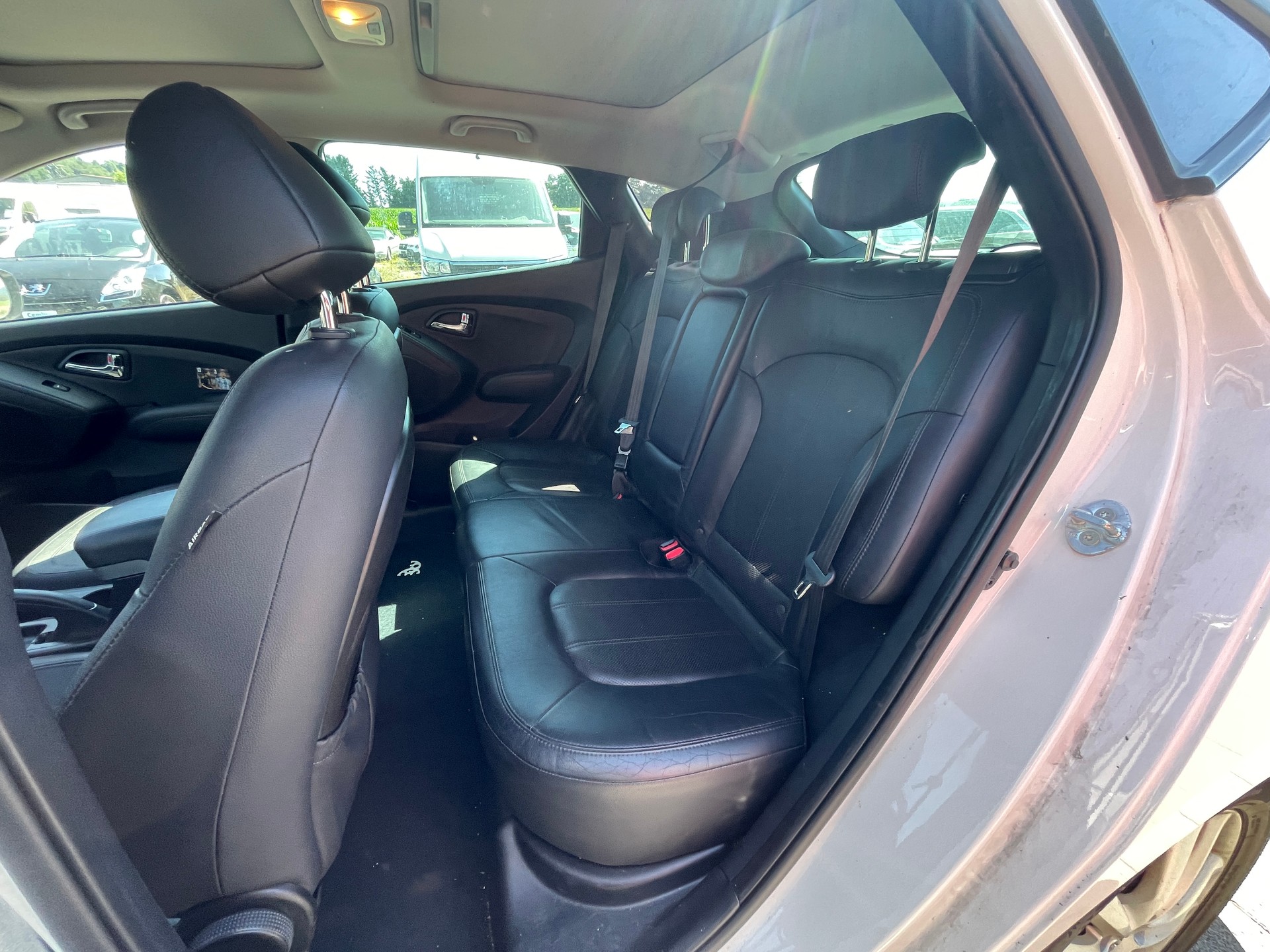 HYUNDAI iX 35 2.0 CRDi Style 4WD Automatic-image-11