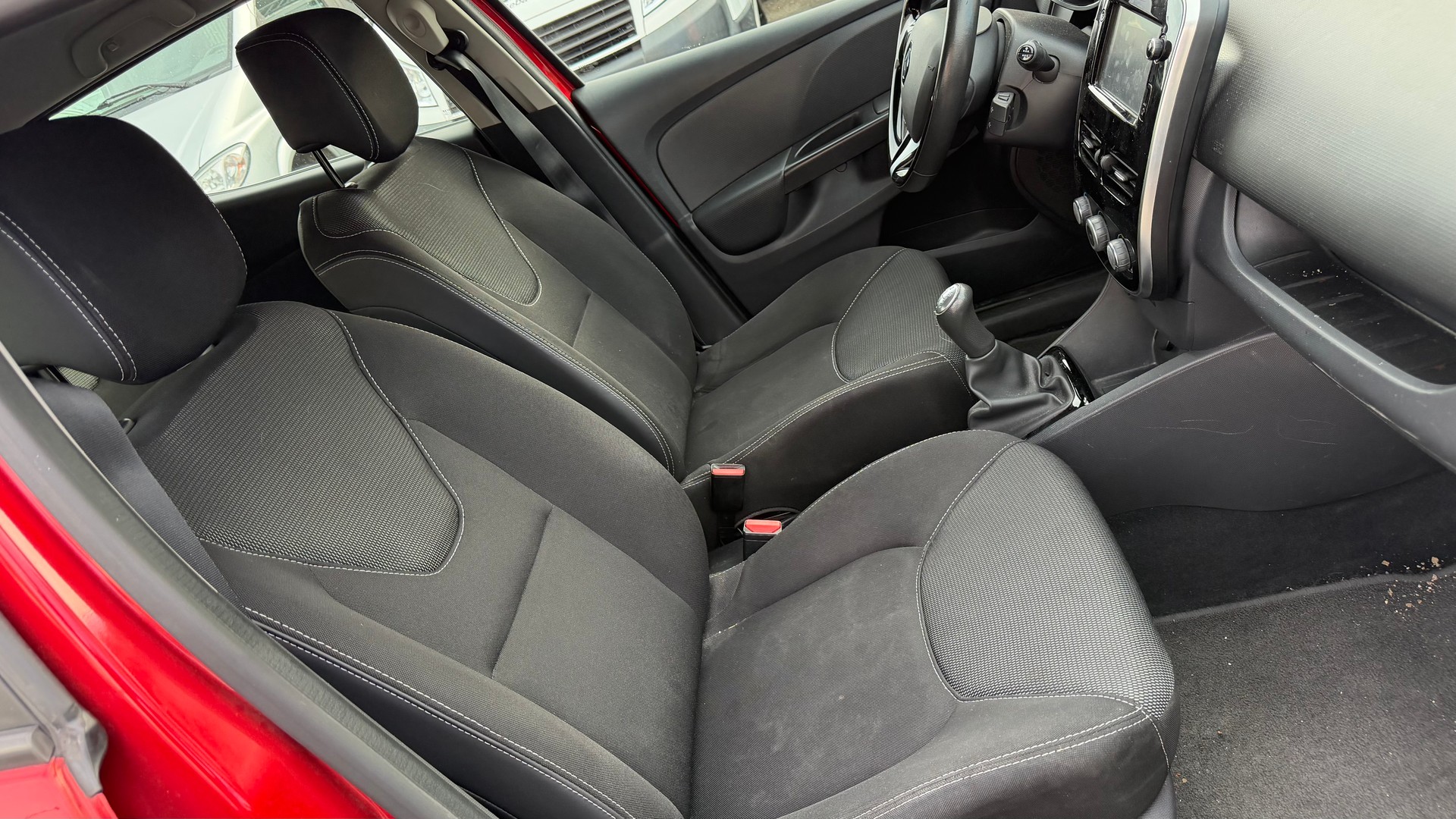RENAULT Clio 0.9 12V Expression-image-5