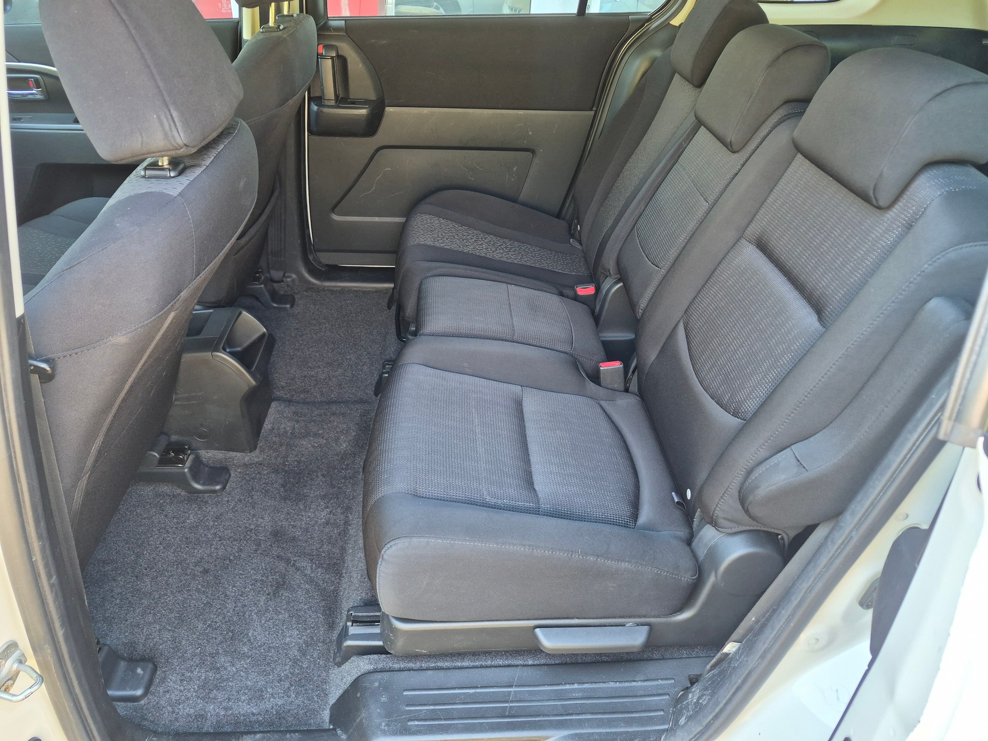 MAZDA 5 1.8 16V Youngster-image-6