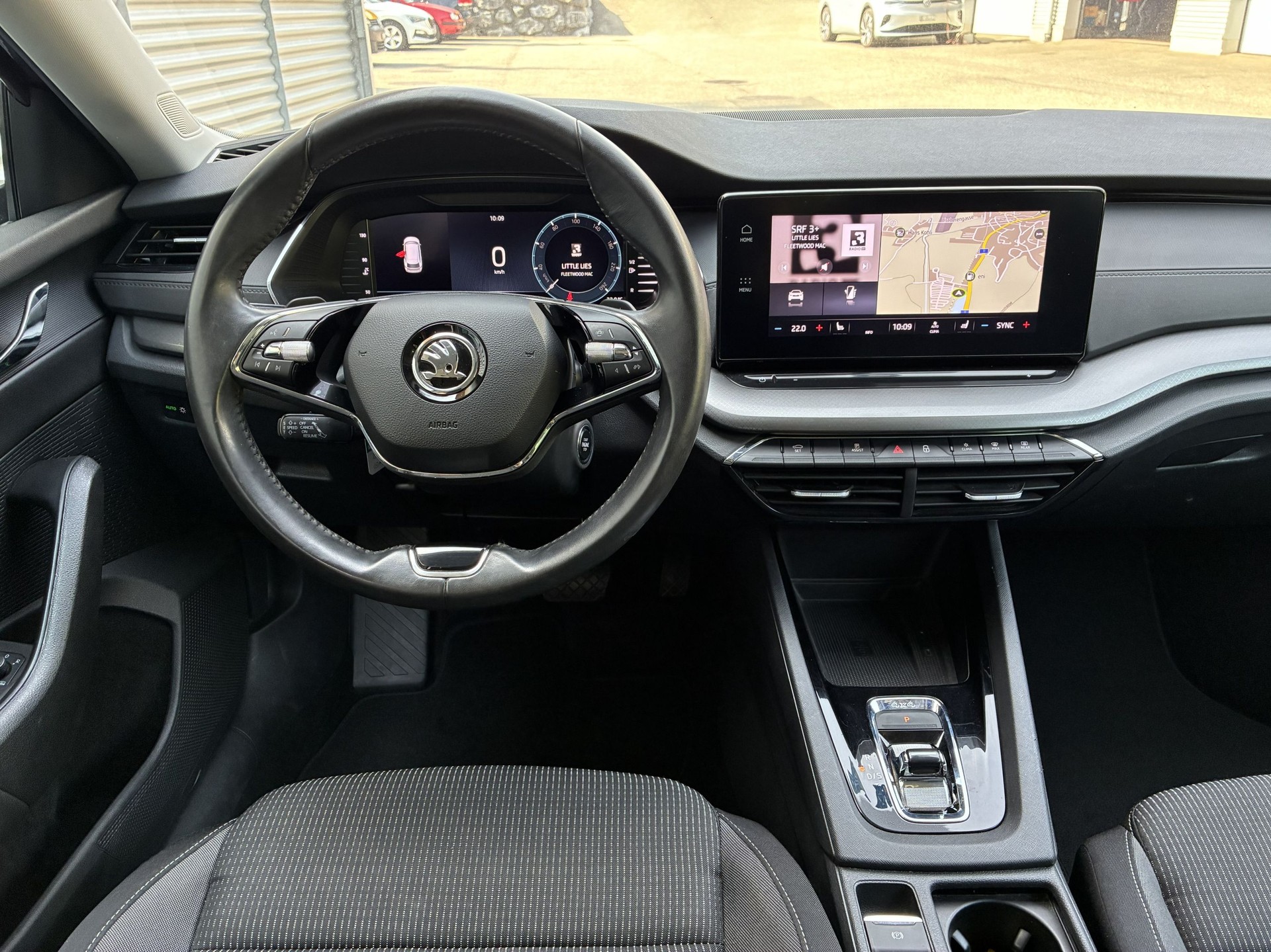 SKODA Octavia Combi 2.0 TDI DSG Ambition 4x4-image-9