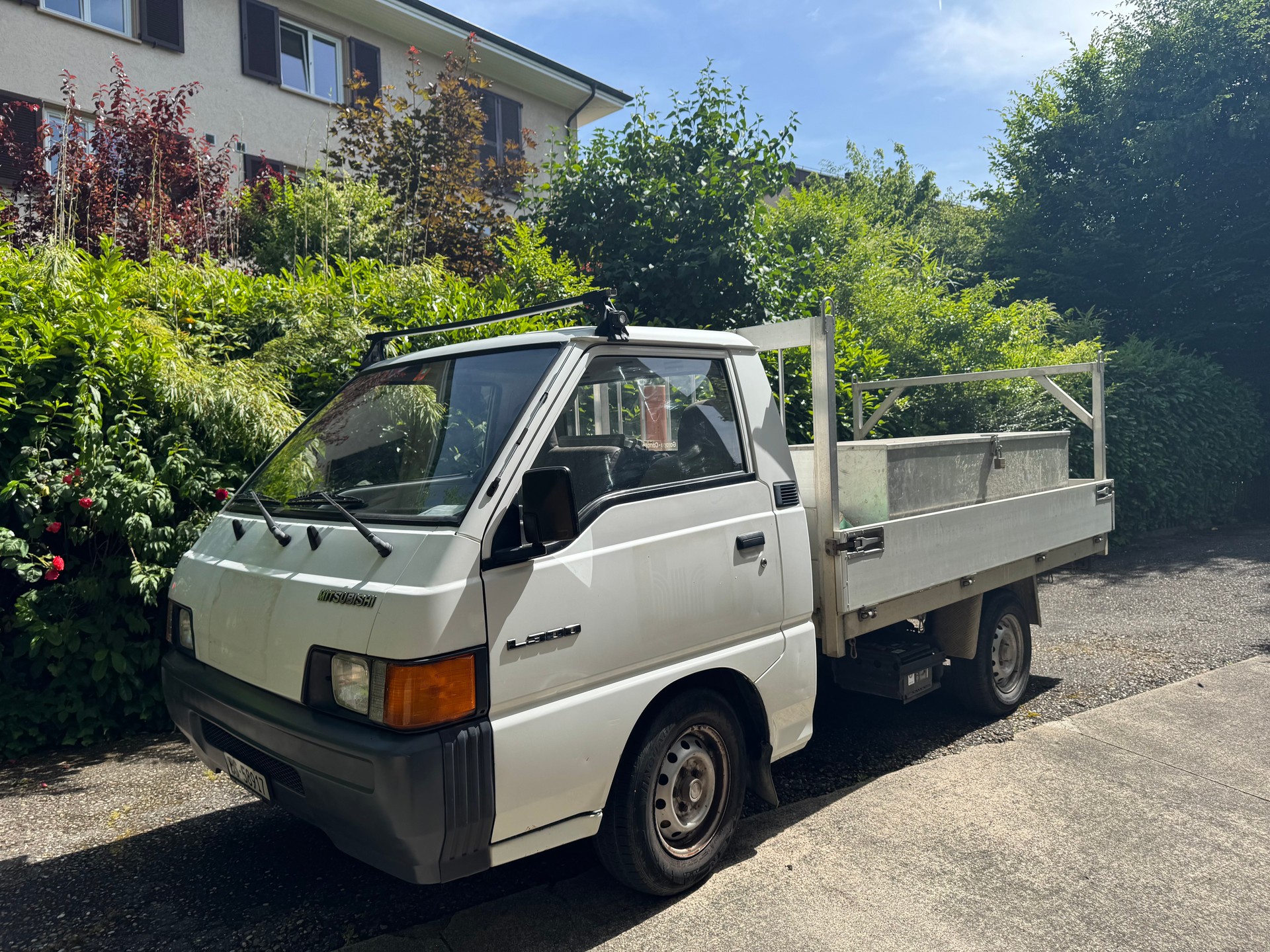 MITSUBISHI Utility-image-0