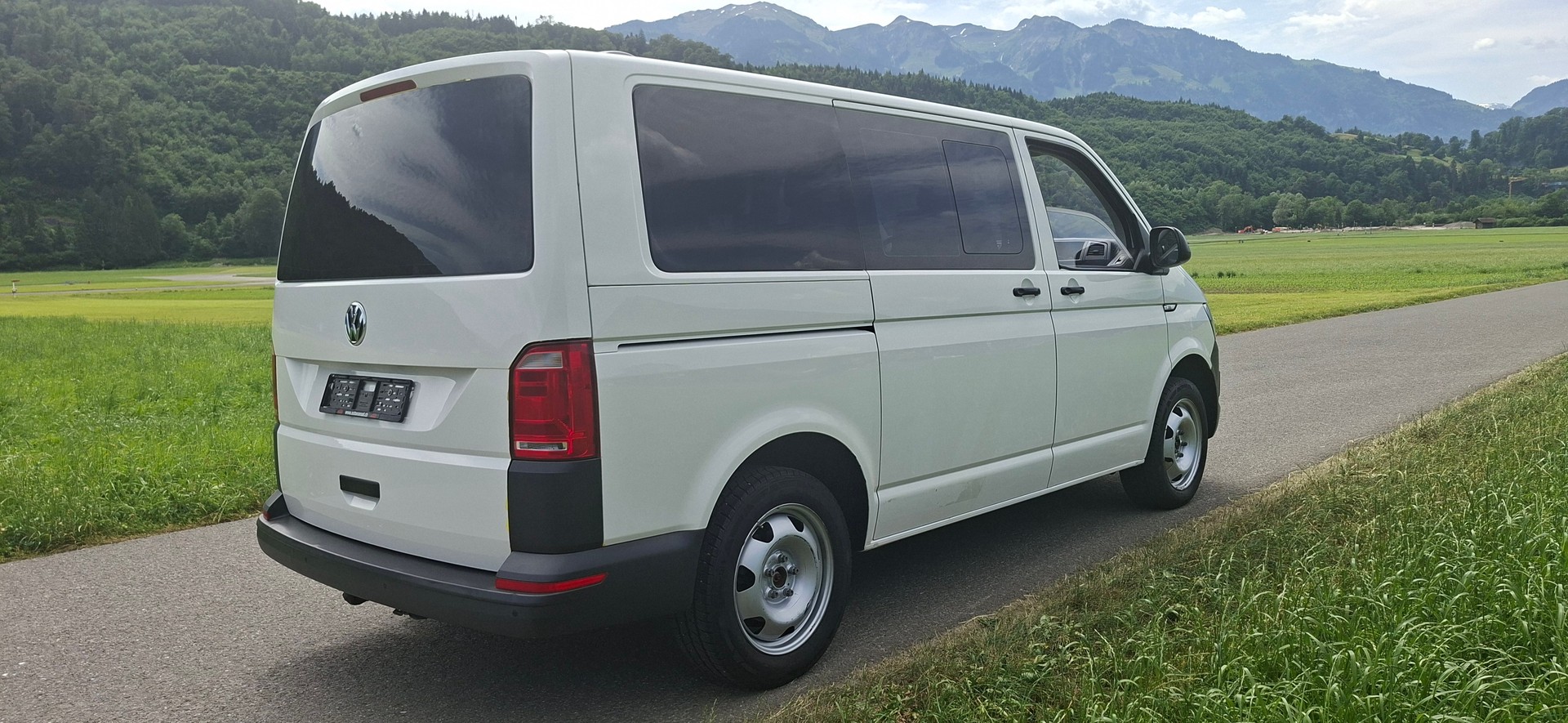 VW T6 Caravelle 2.0 TDI Comfortline 4Mot DSG LWB-image-2