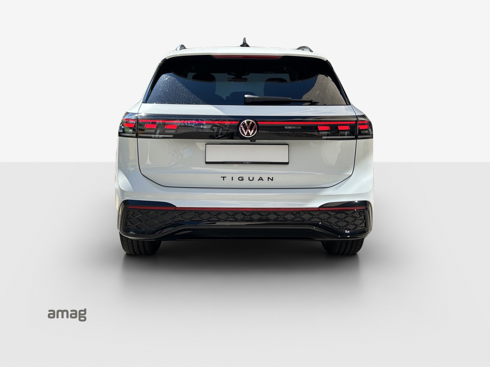 VW Tiguan 2.0 TSI DSG R-Line Plus 4Motion-showroom-element-3