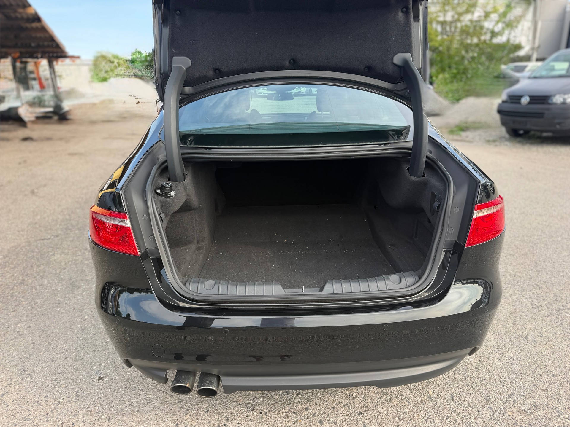 JAGUAR XF Sportbrake 20d R-Sport AWD Automatic-image-8