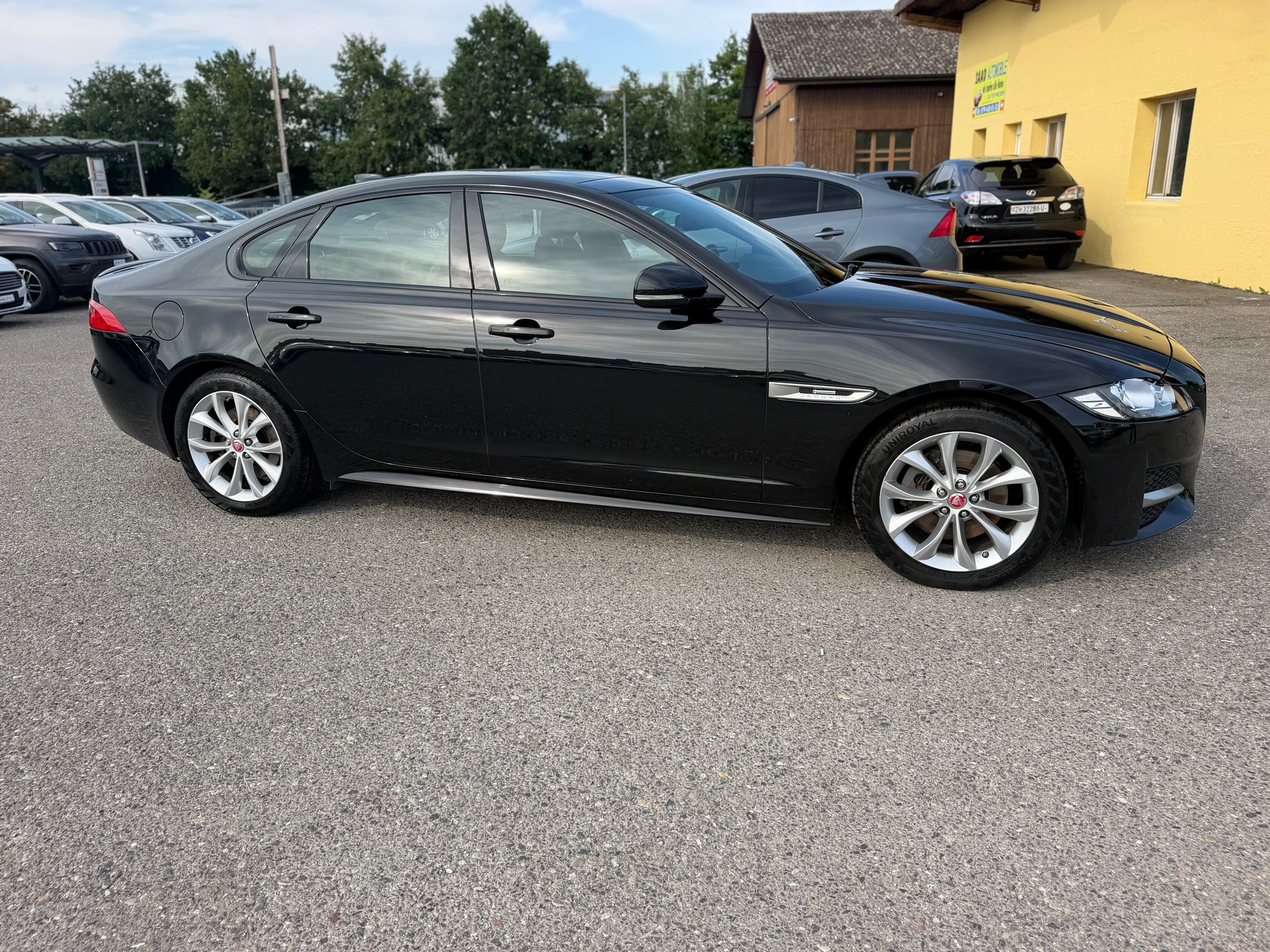 JAGUAR XF Sportbrake 20d R-Sport AWD Automatic-image-3