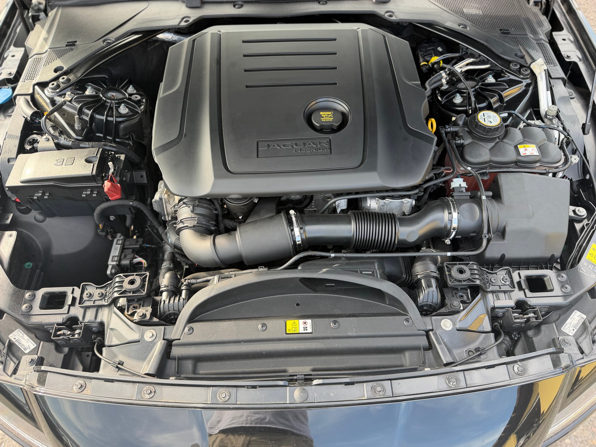JAGUAR XF Sportbrake 20d R-Sport AWD Automatic-image-16